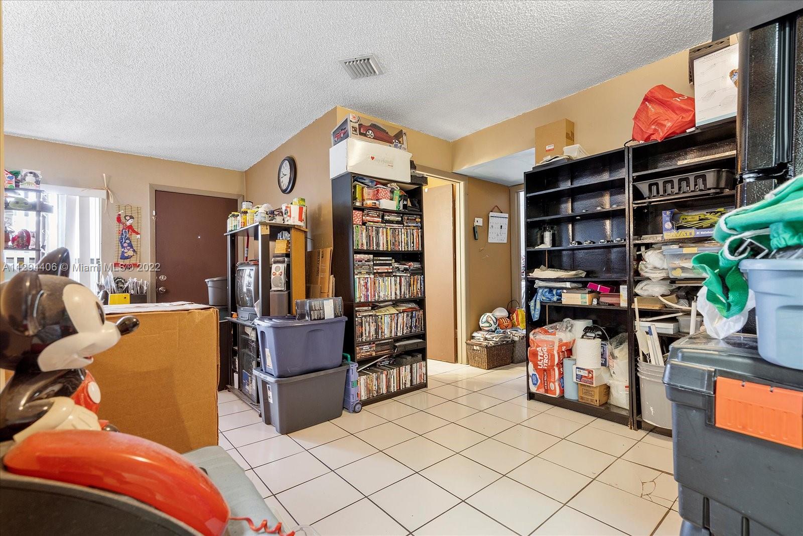 ROZLAND CONDO - Residential