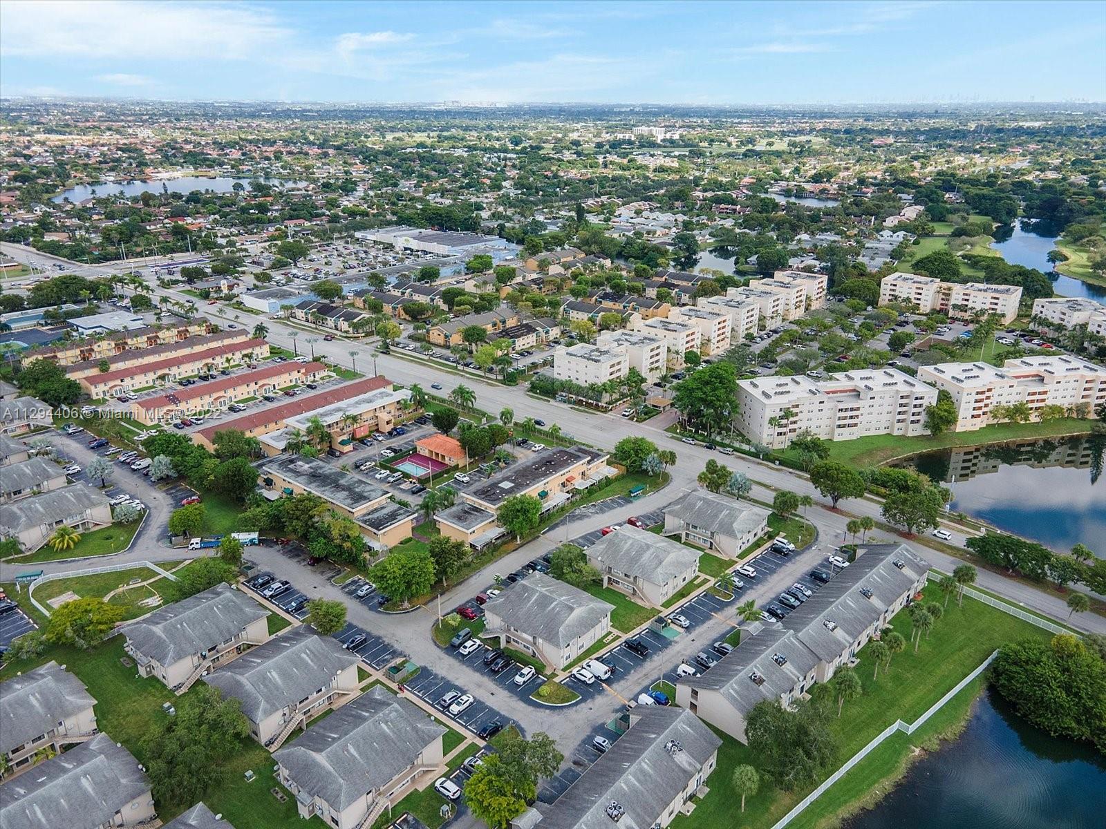 ROZLAND CONDO - Residential