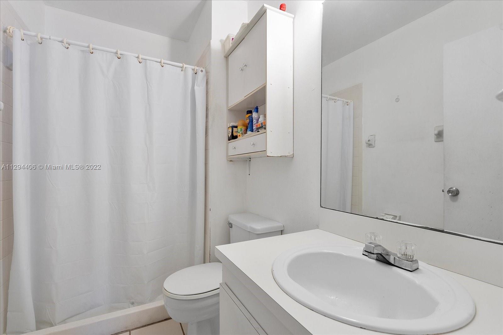 ROZLAND CONDO - Residential