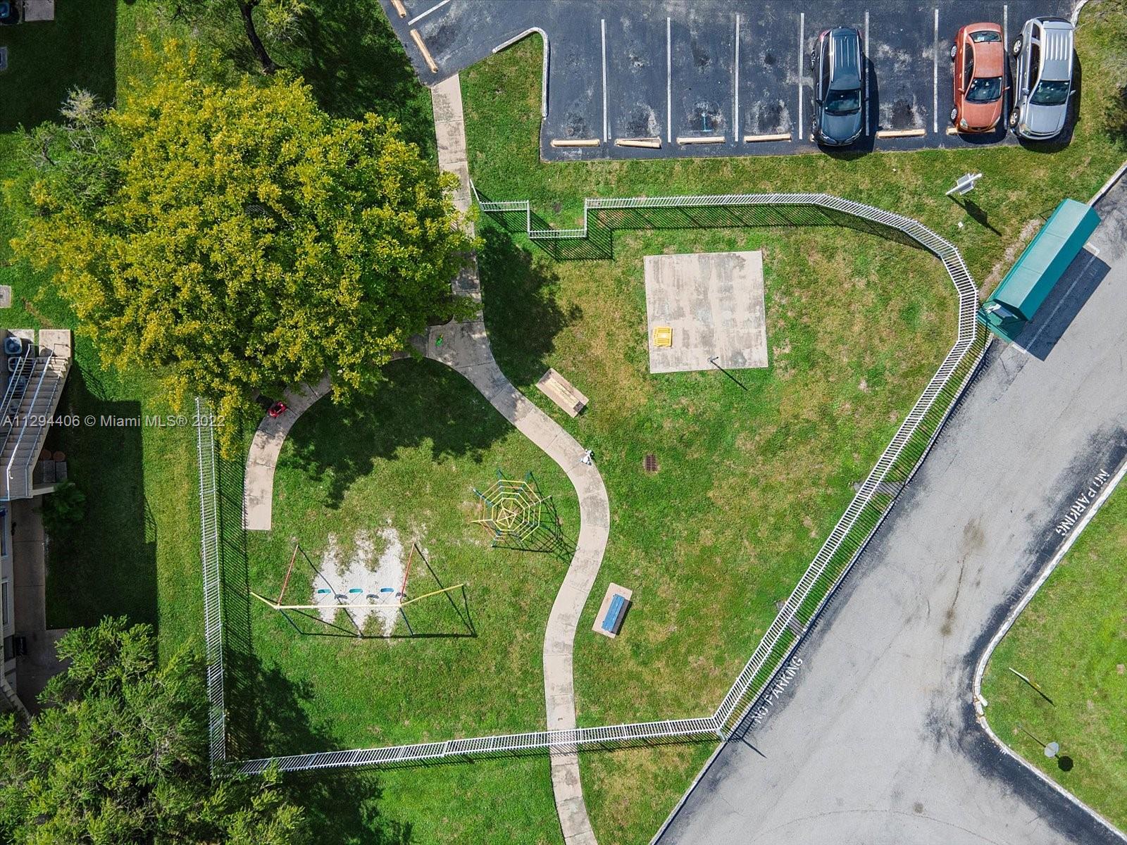 ROZLAND CONDO - Residential