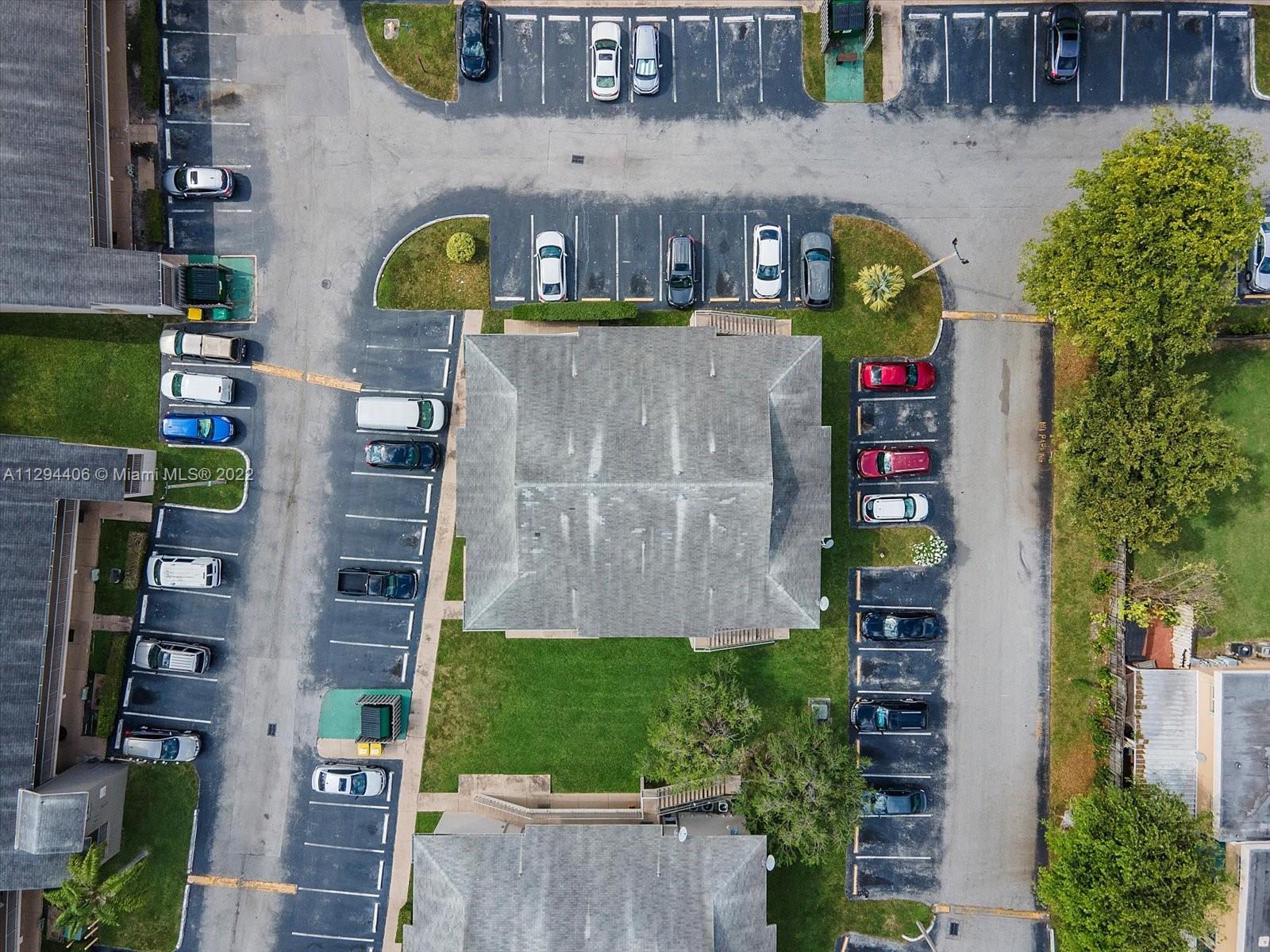 ROZLAND CONDO - Residential