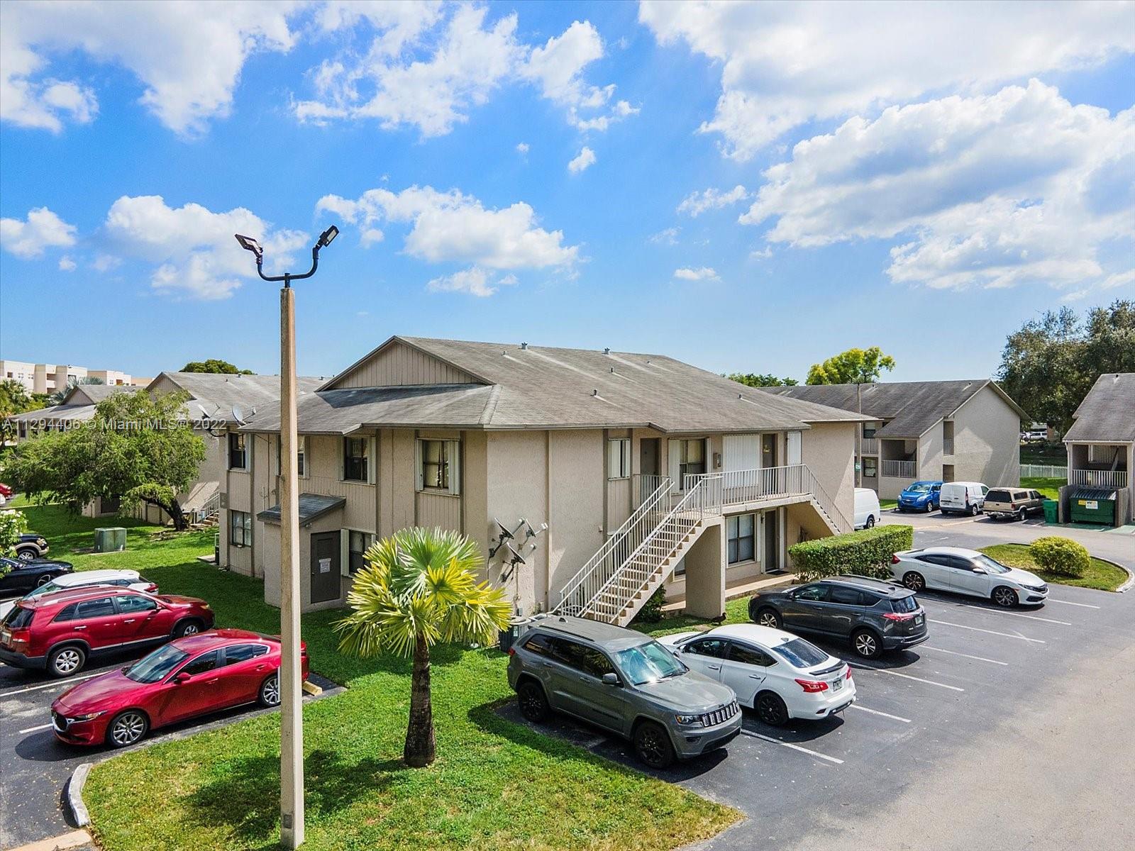 ROZLAND CONDO - Residential