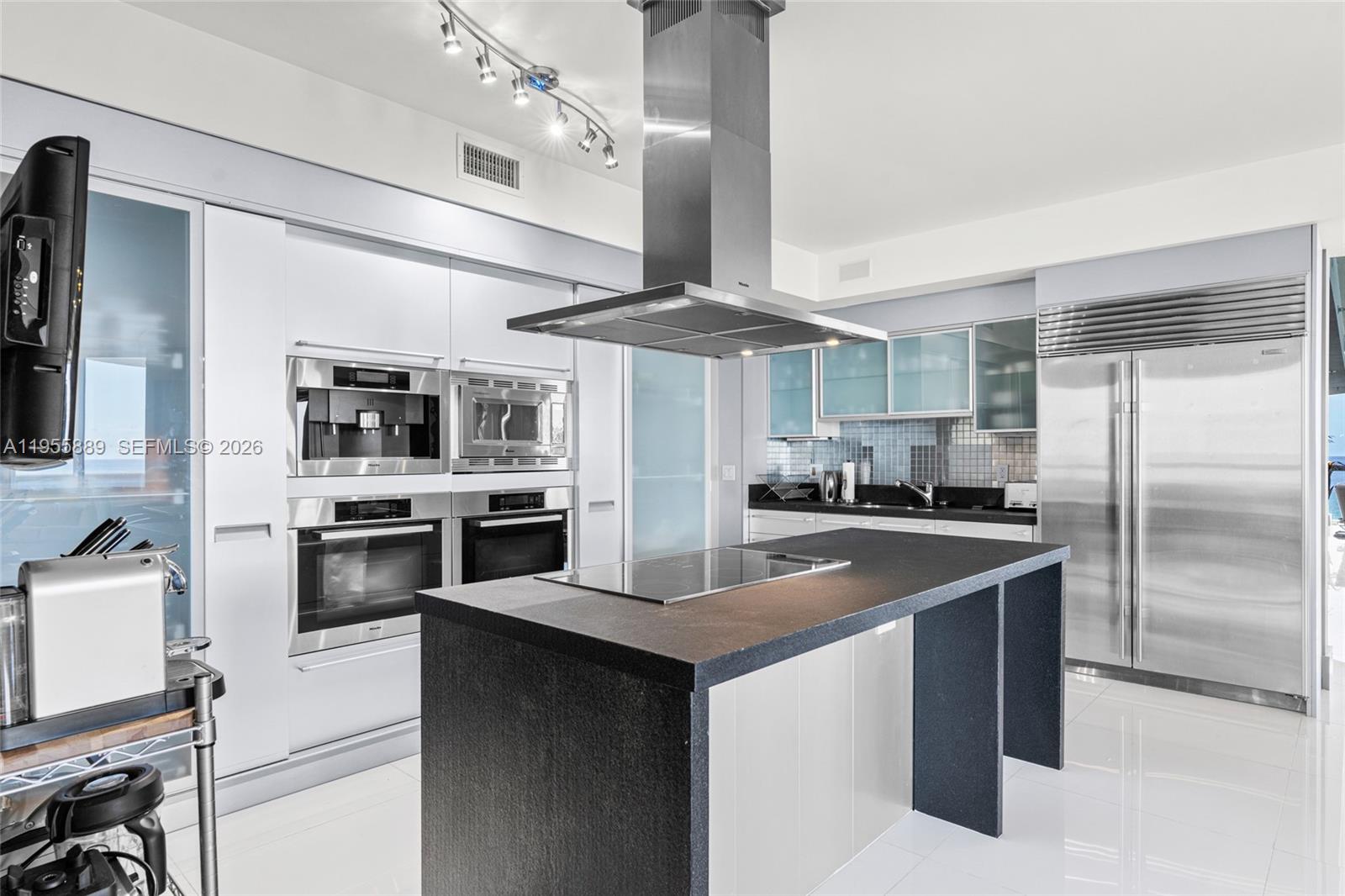 TRUMP ROYALE CONDO - Residential