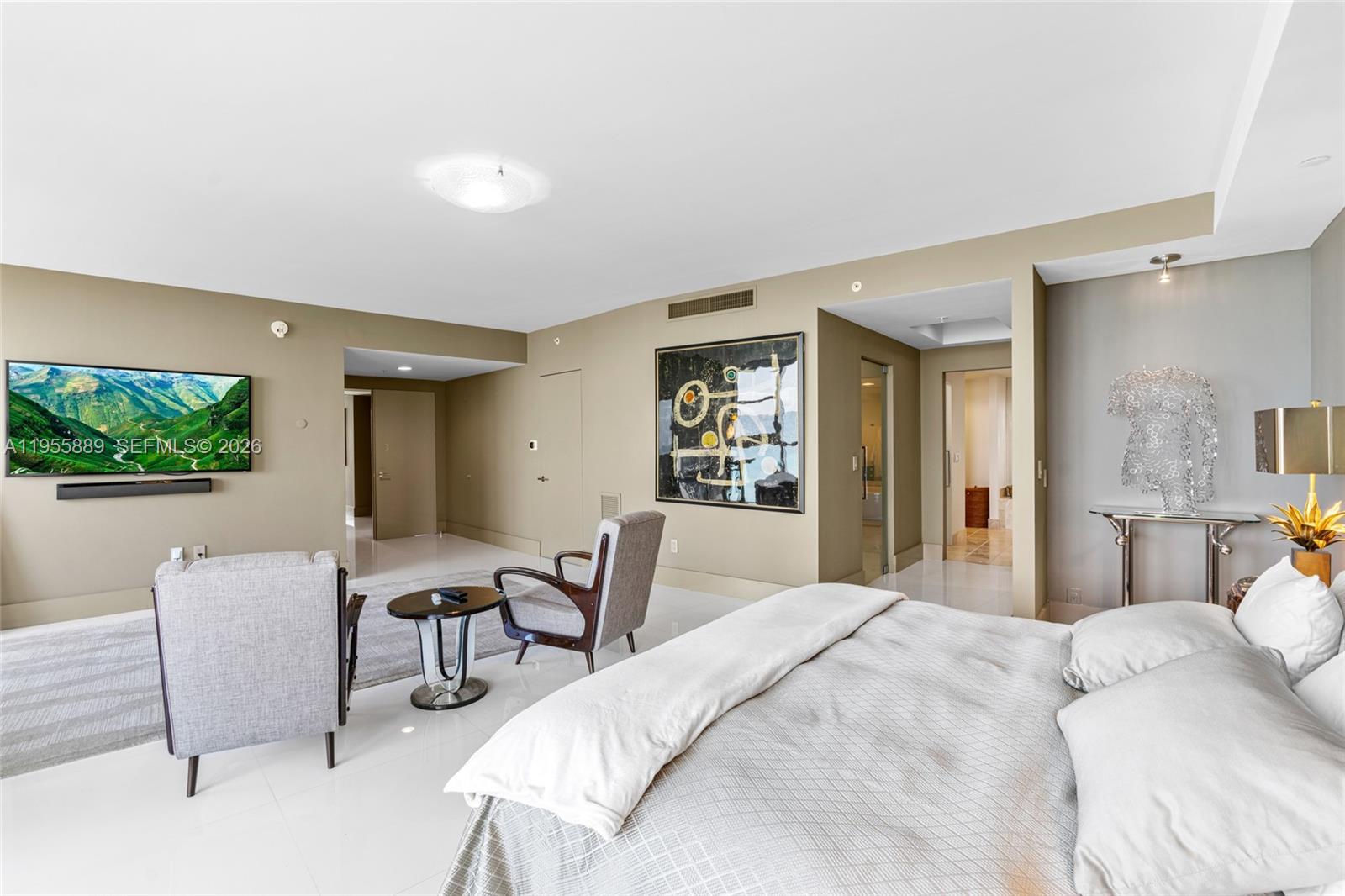 TRUMP ROYALE CONDO - Residential