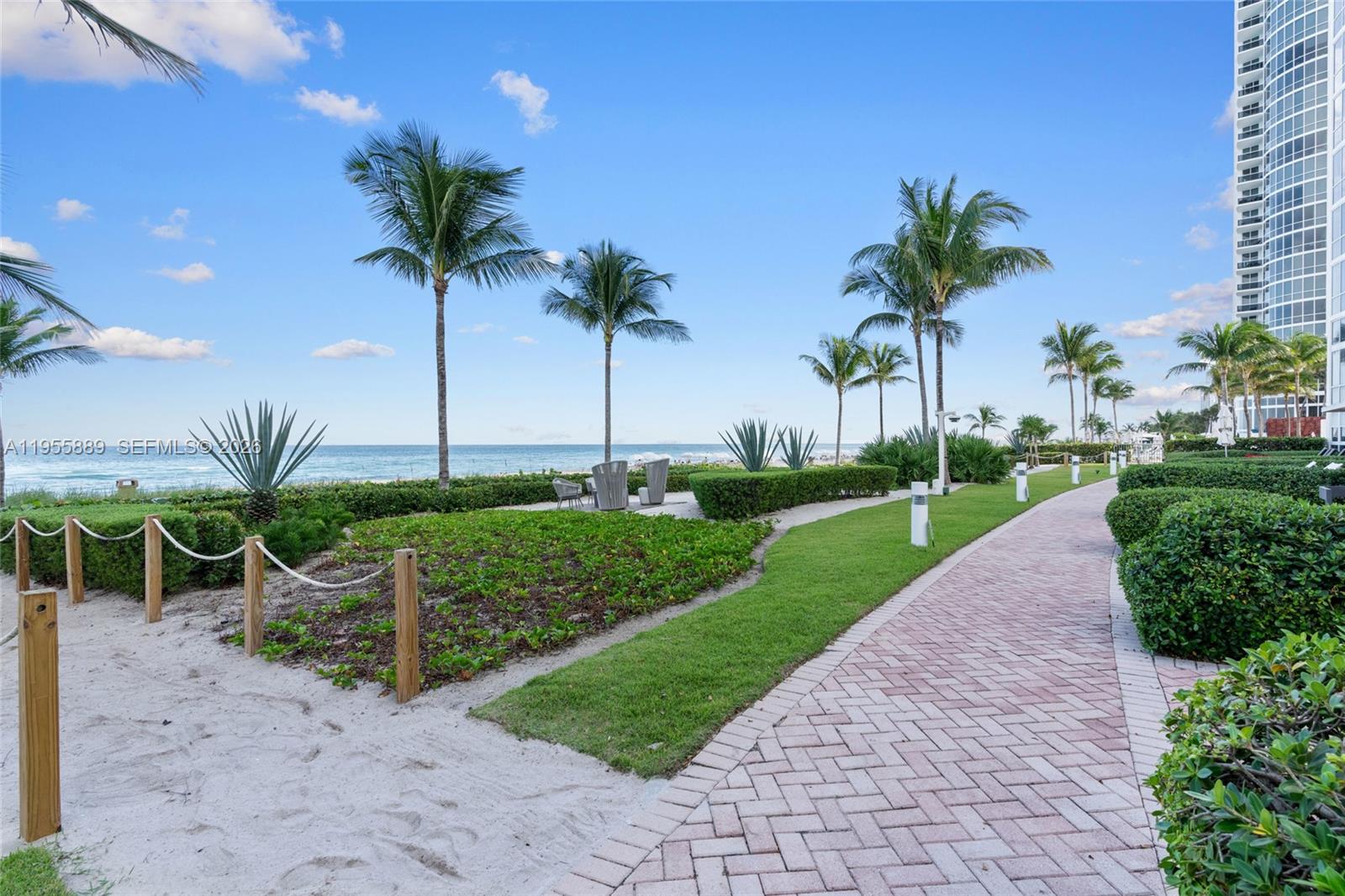 TRUMP ROYALE CONDO - Residential