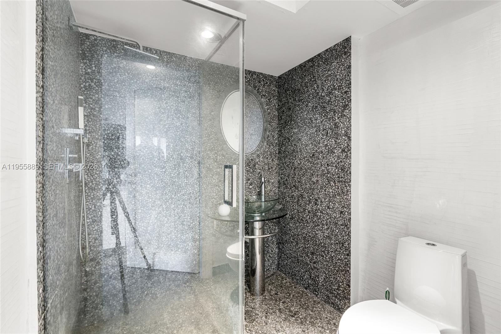 TRUMP ROYALE CONDO - Residential