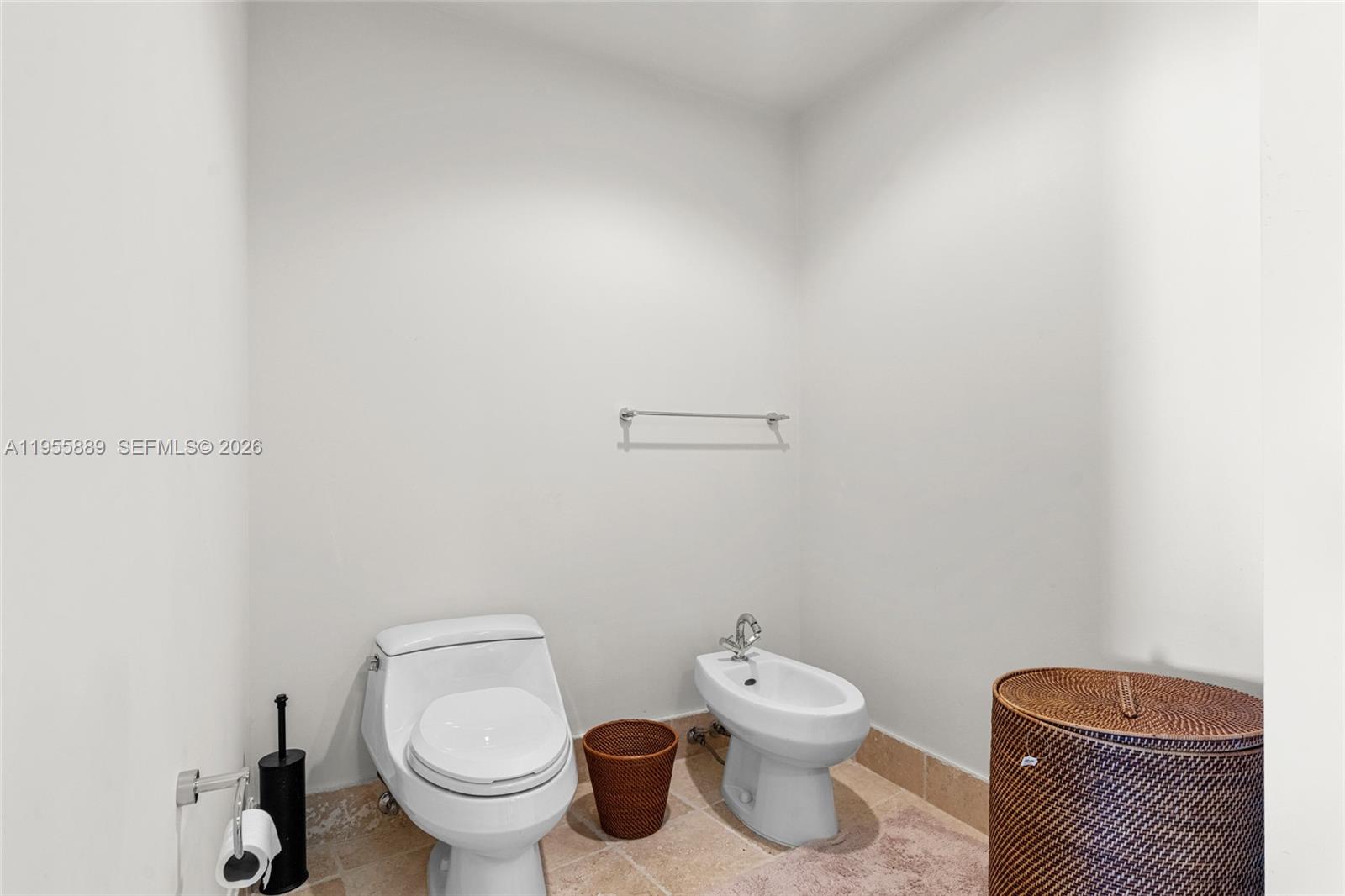 TRUMP ROYALE CONDO - Residential