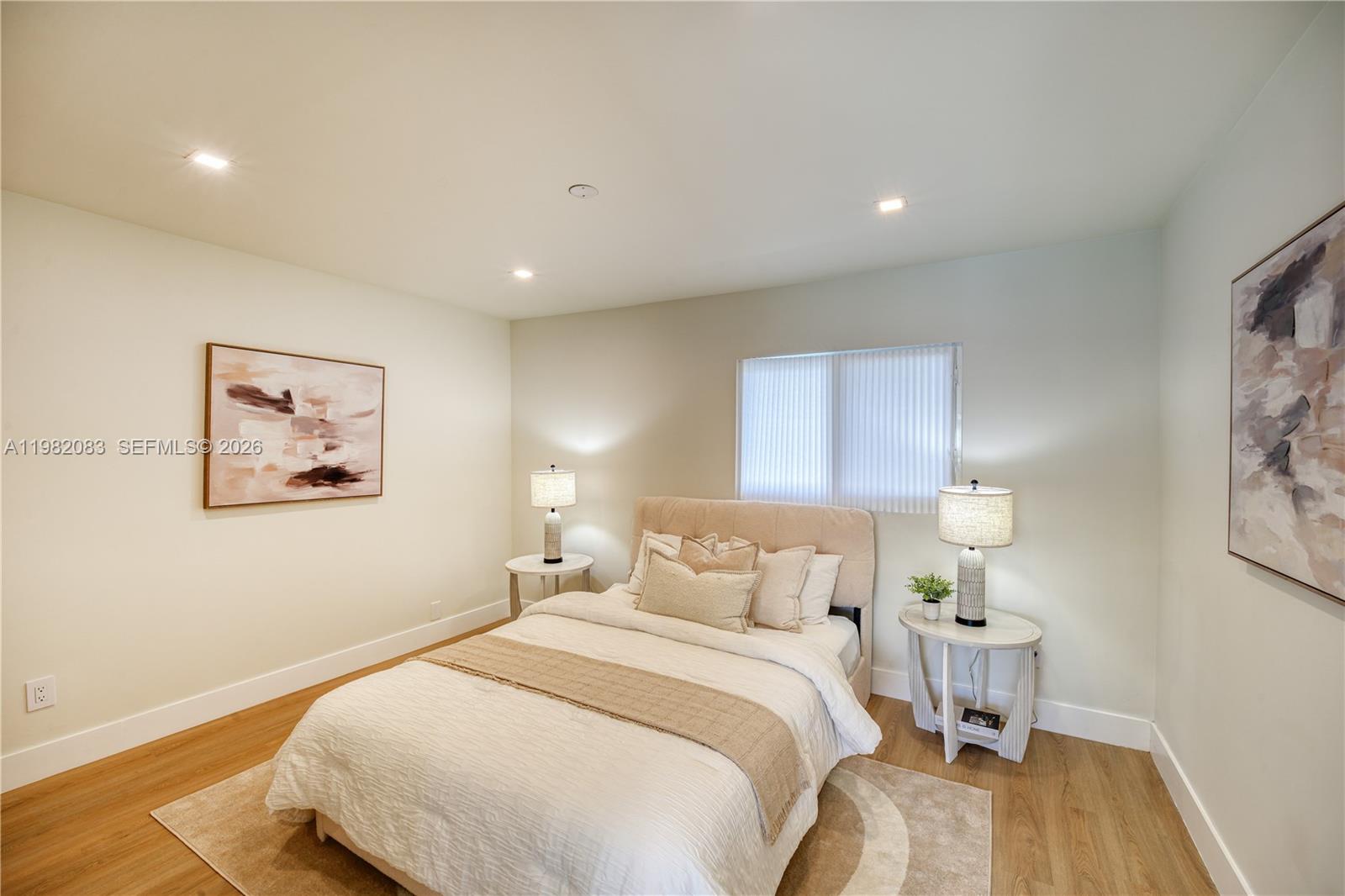 CRESTHAVEN NO 4 - Residential