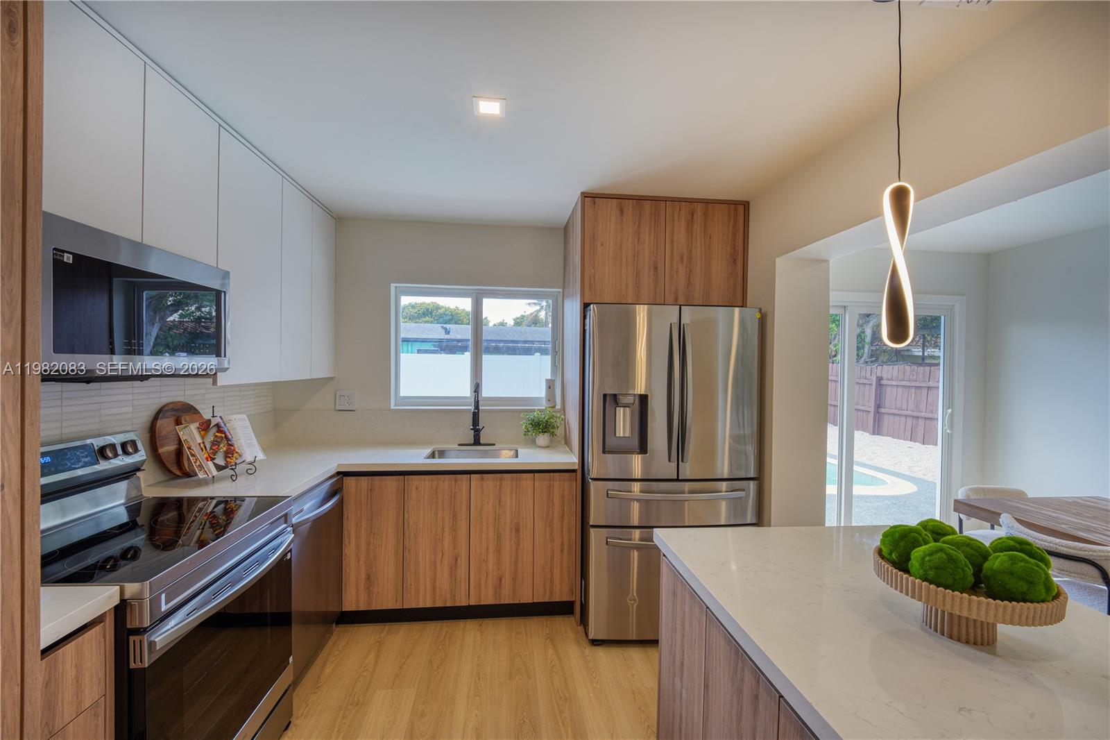 CRESTHAVEN NO 4 - Residential