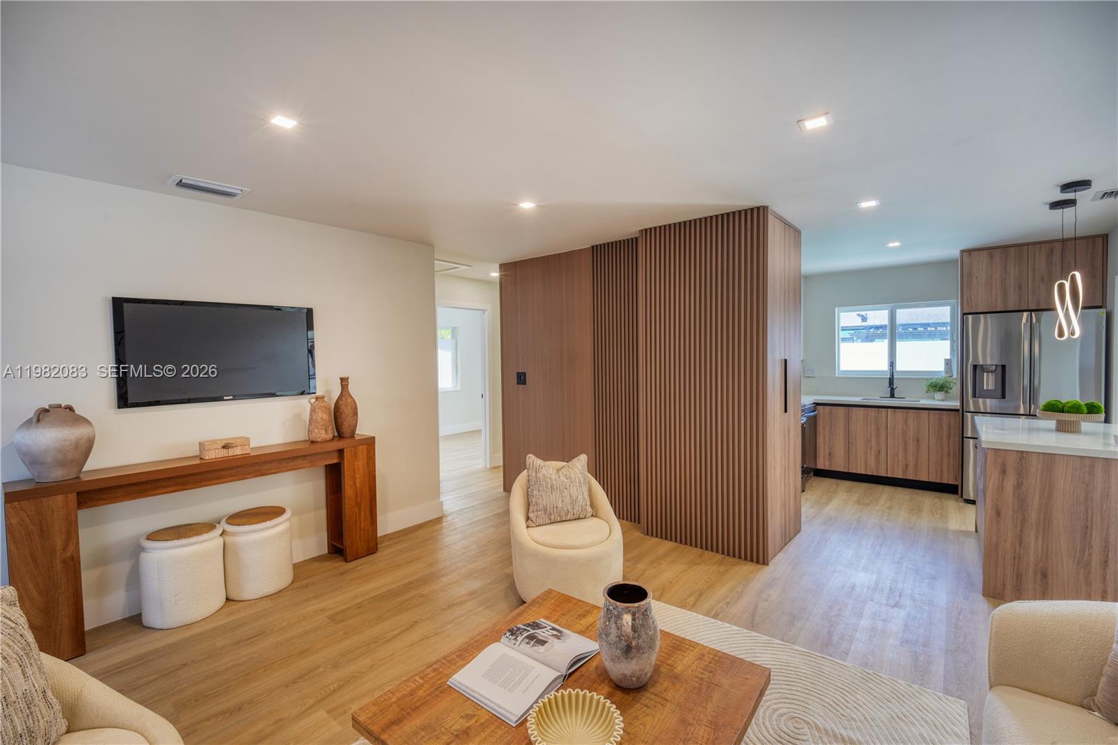 CRESTHAVEN NO 4 - Residential