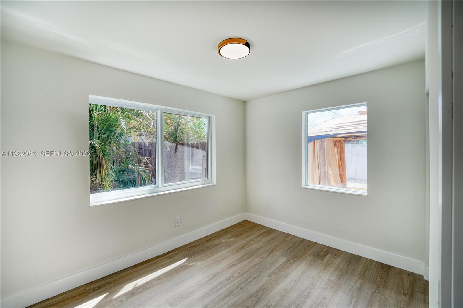 CRESTHAVEN NO 4 - Residential