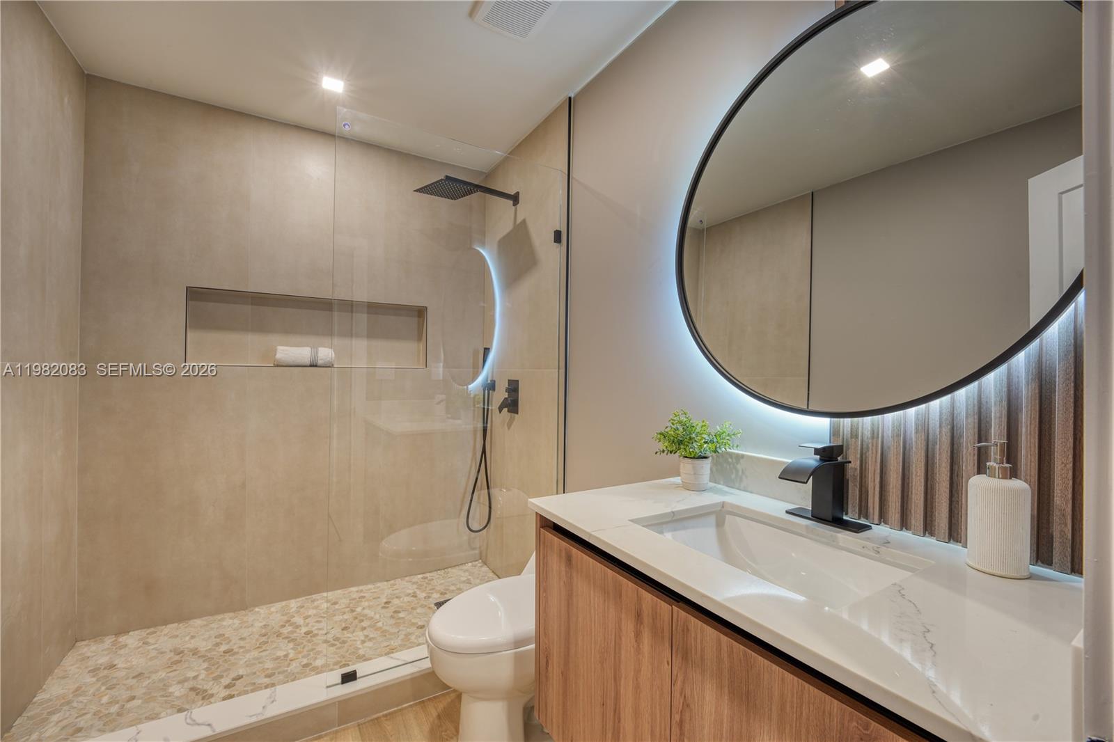 CRESTHAVEN NO 4 - Residential