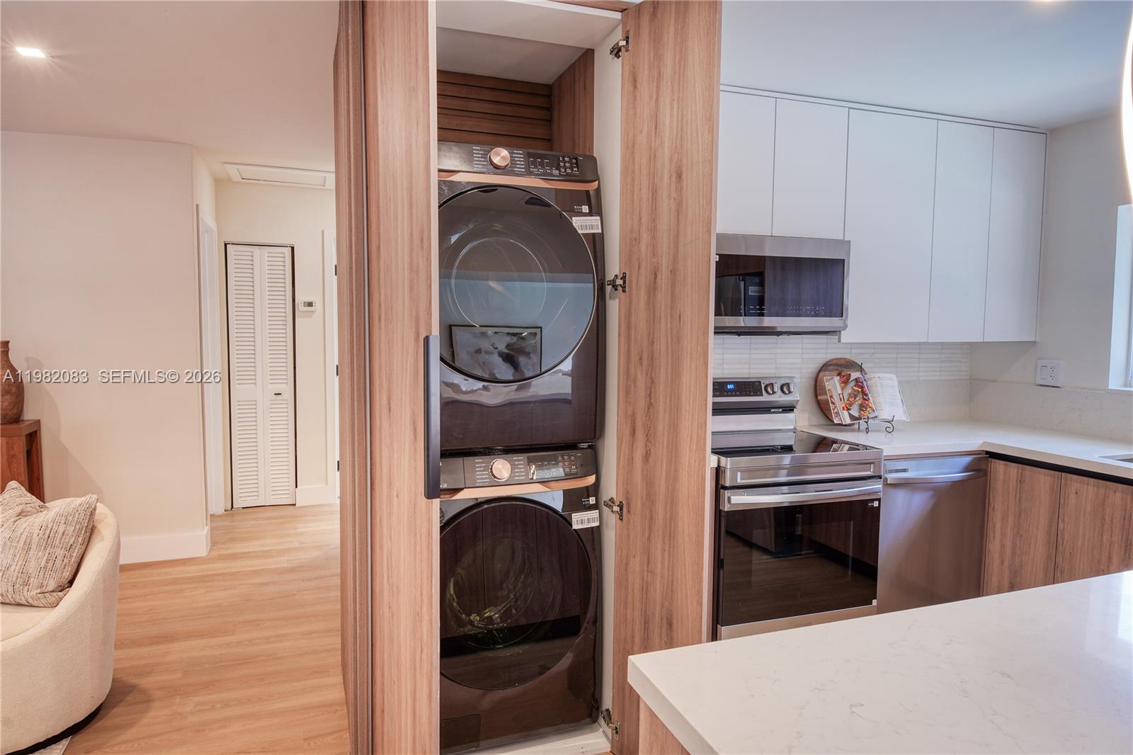 CRESTHAVEN NO 4 - Residential