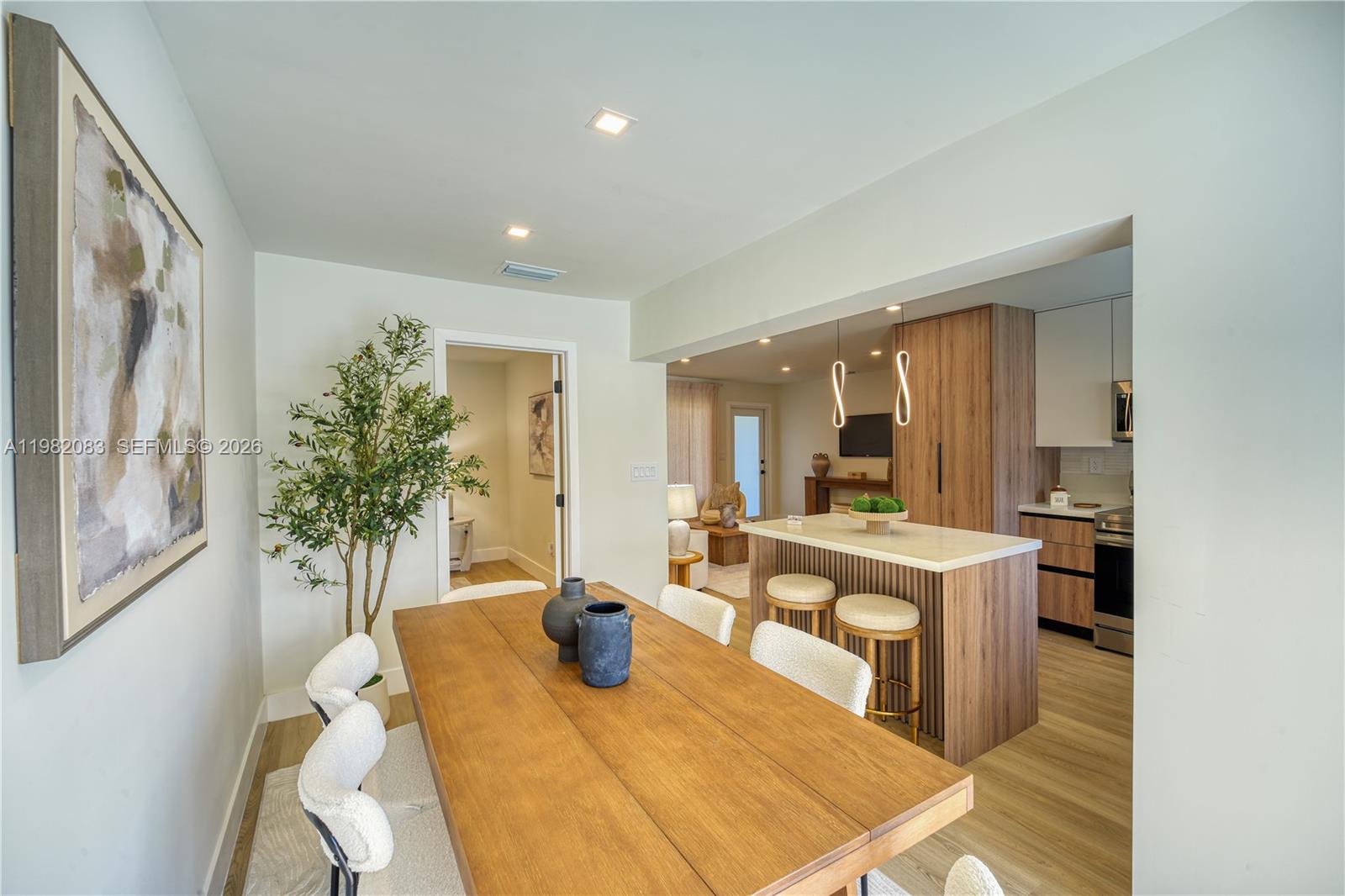 CRESTHAVEN NO 4 - Residential