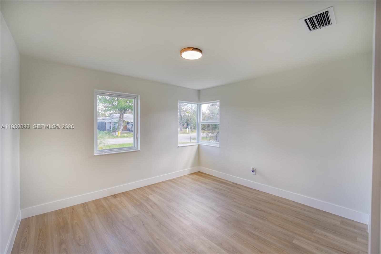 CRESTHAVEN NO 4 - Residential