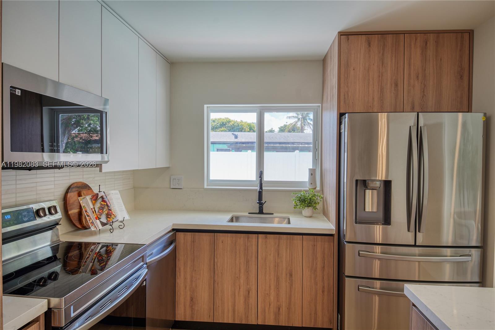 CRESTHAVEN NO 4 - Residential