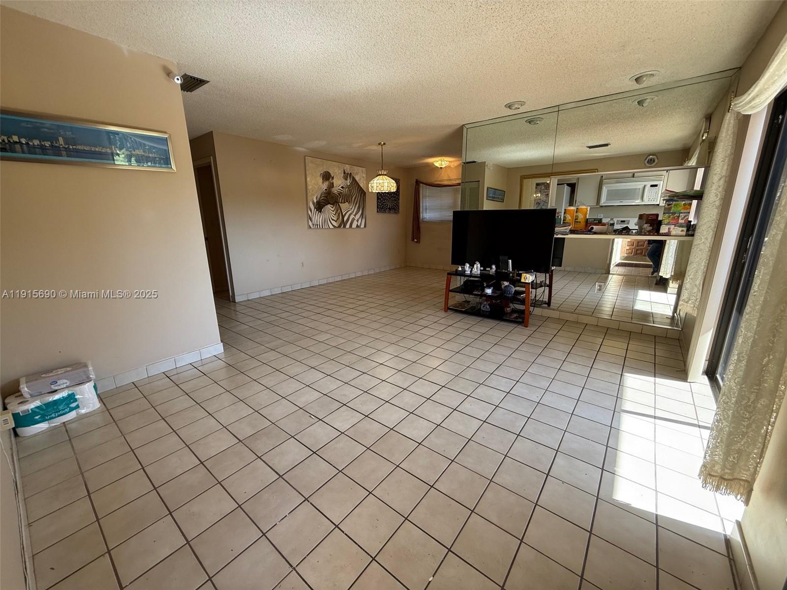 KENDALL LKS EAST PATIO CO - Residential