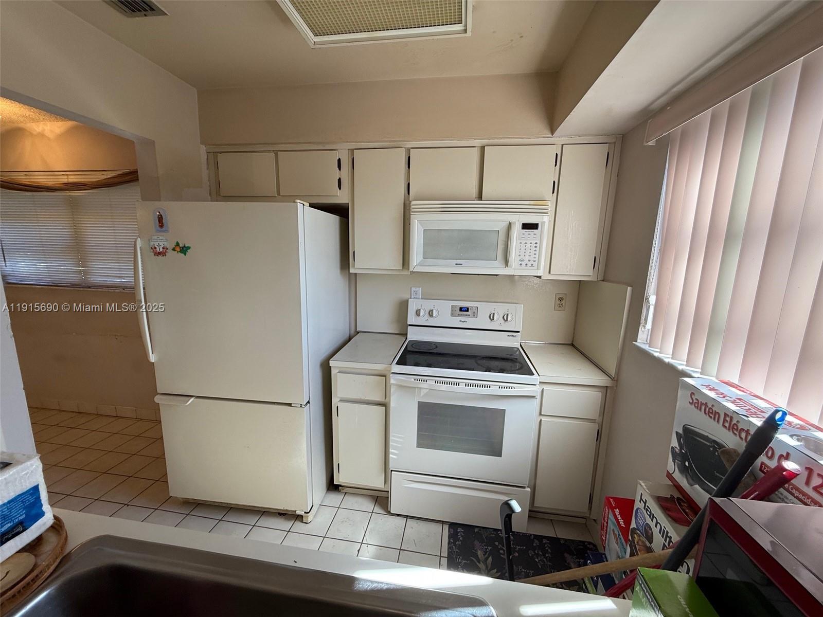 KENDALL LKS EAST PATIO CO - Residential