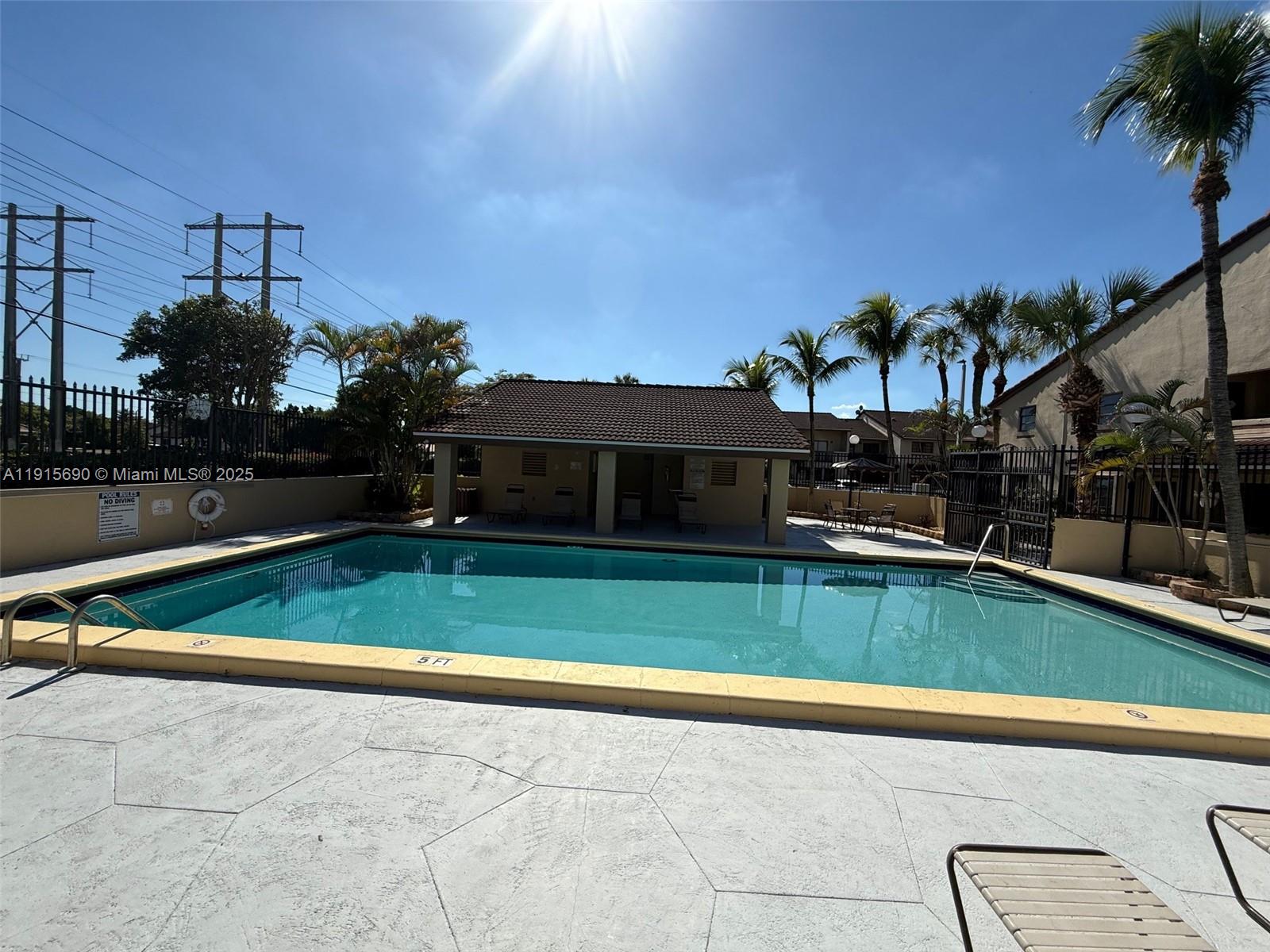 KENDALL LKS EAST PATIO CO - Residential