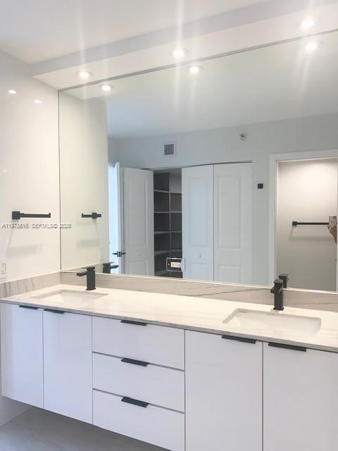 3530 Mystic Pointe Dr 702