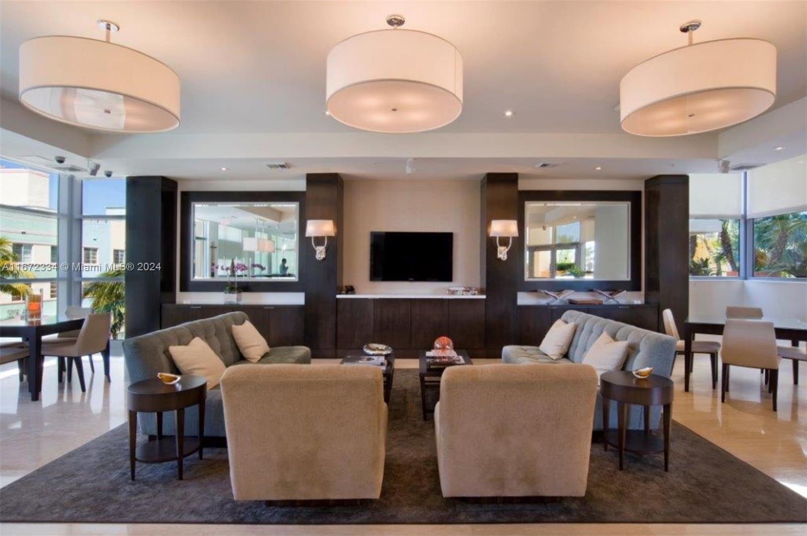 IL VILLAGGIO ON SOUTH BEA - Residential