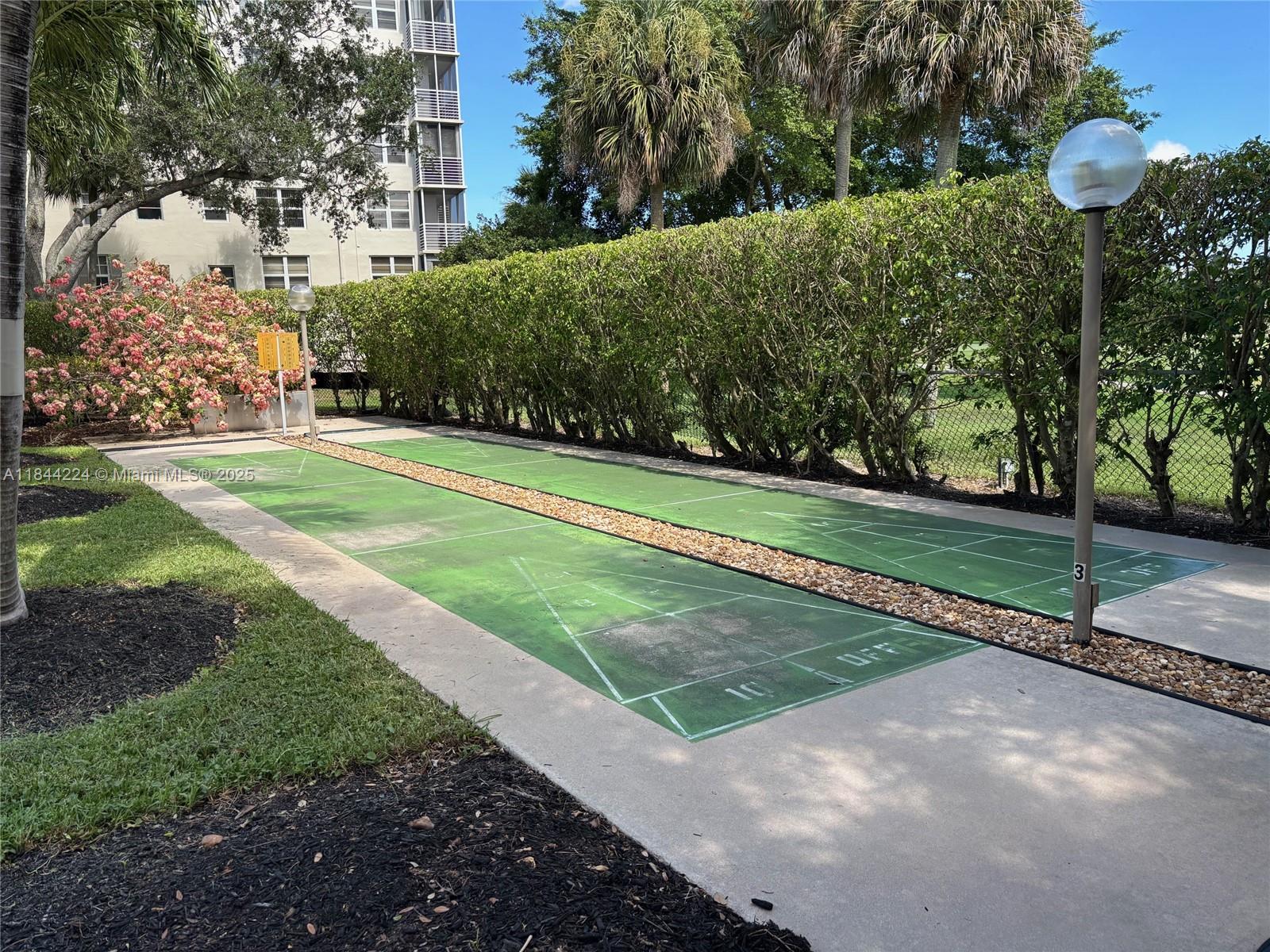 NO 114 PALM-AIRE COUNTRY - Residential