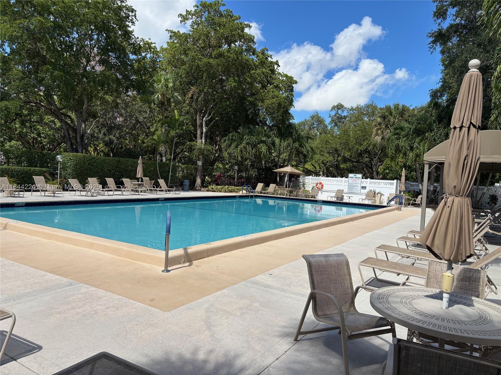 NO 114 PALM-AIRE COUNTRY - Residential