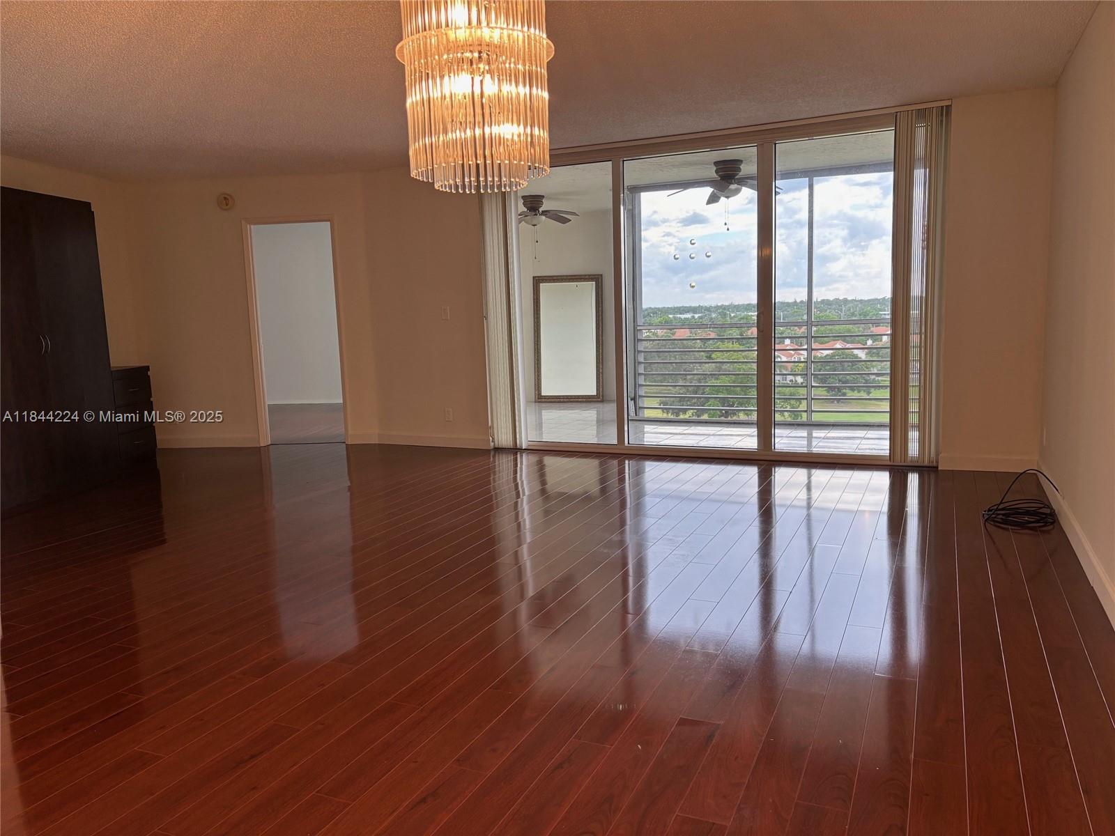 NO 114 PALM-AIRE COUNTRY - Residential