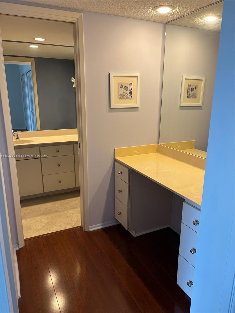 NO 114 PALM-AIRE COUNTRY - Residential