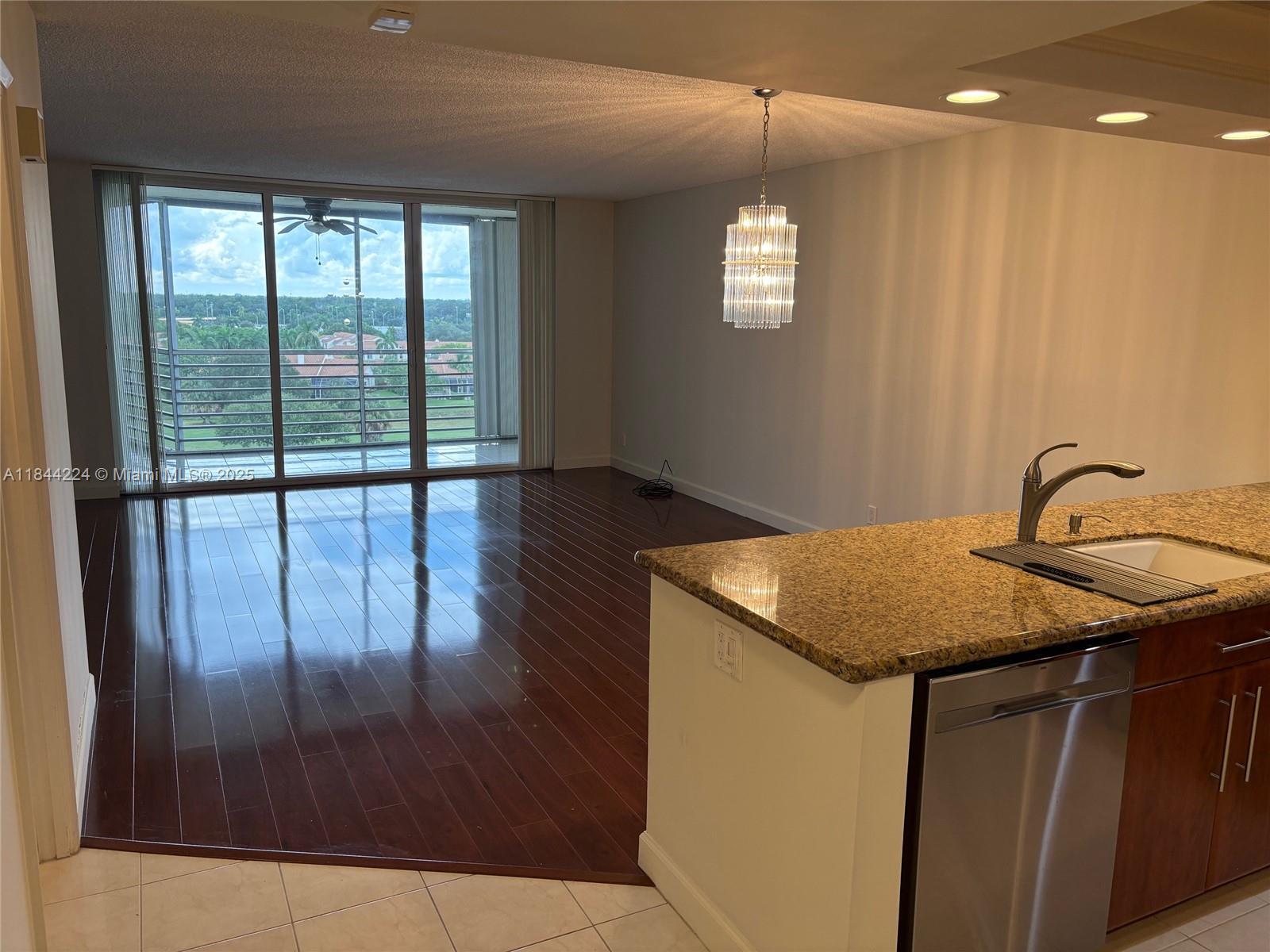 NO 114 PALM-AIRE COUNTRY - Residential