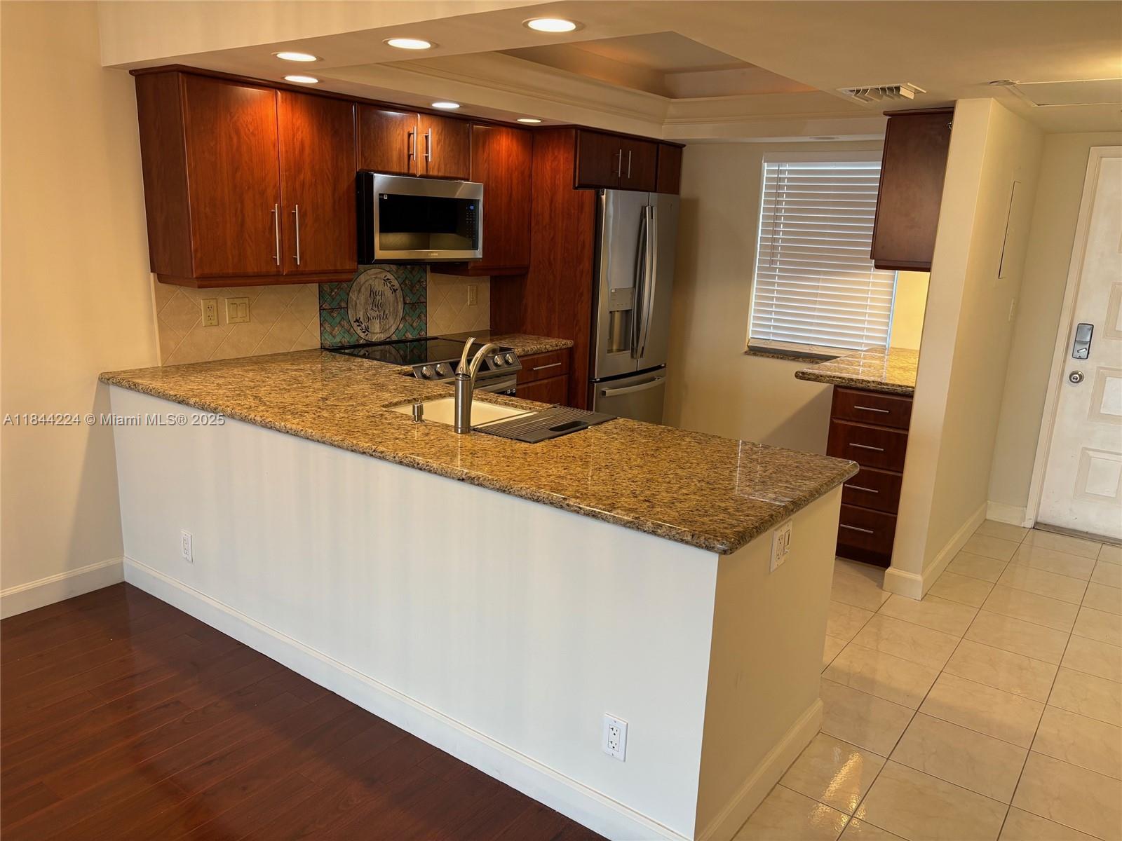 NO 114 PALM-AIRE COUNTRY - Residential