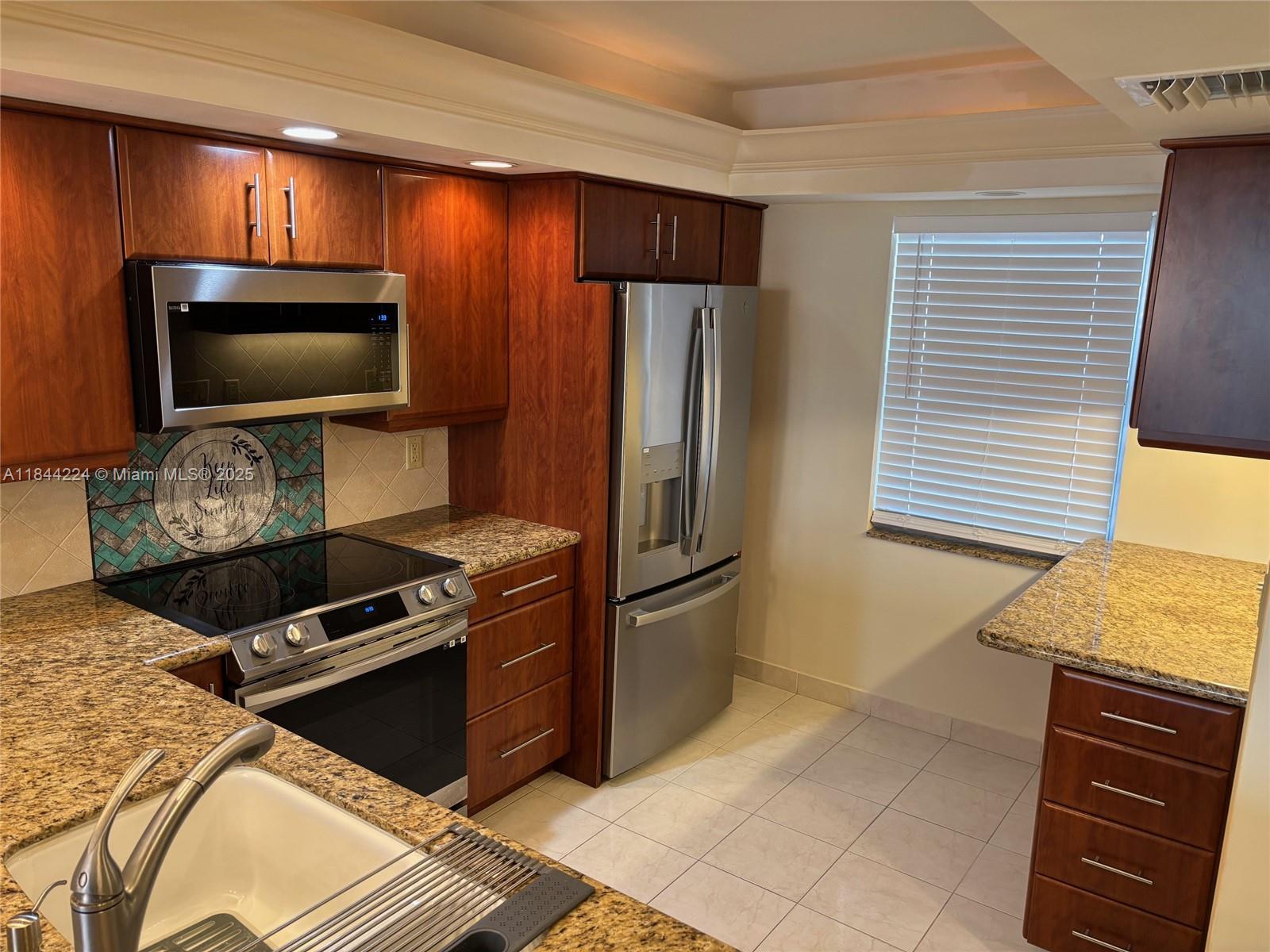 NO 114 PALM-AIRE COUNTRY - Residential