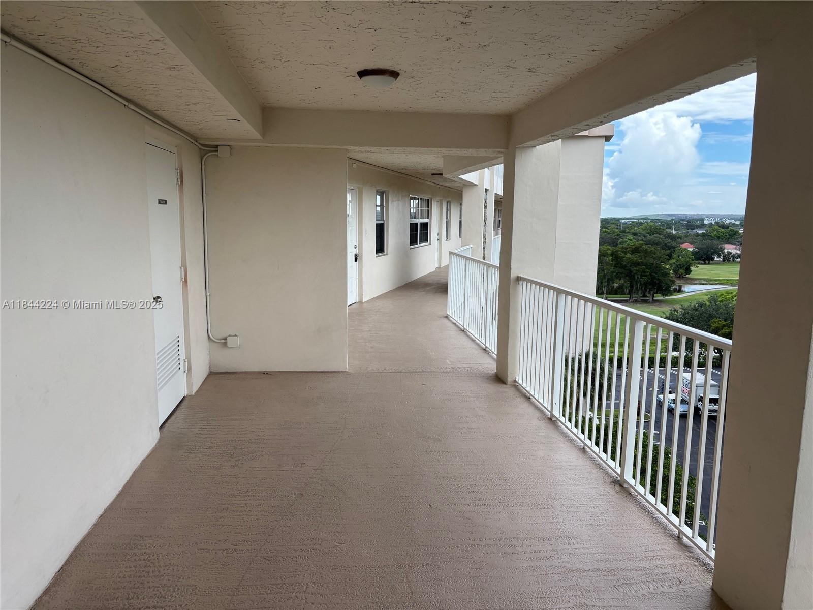 3507 Oaks Way 805