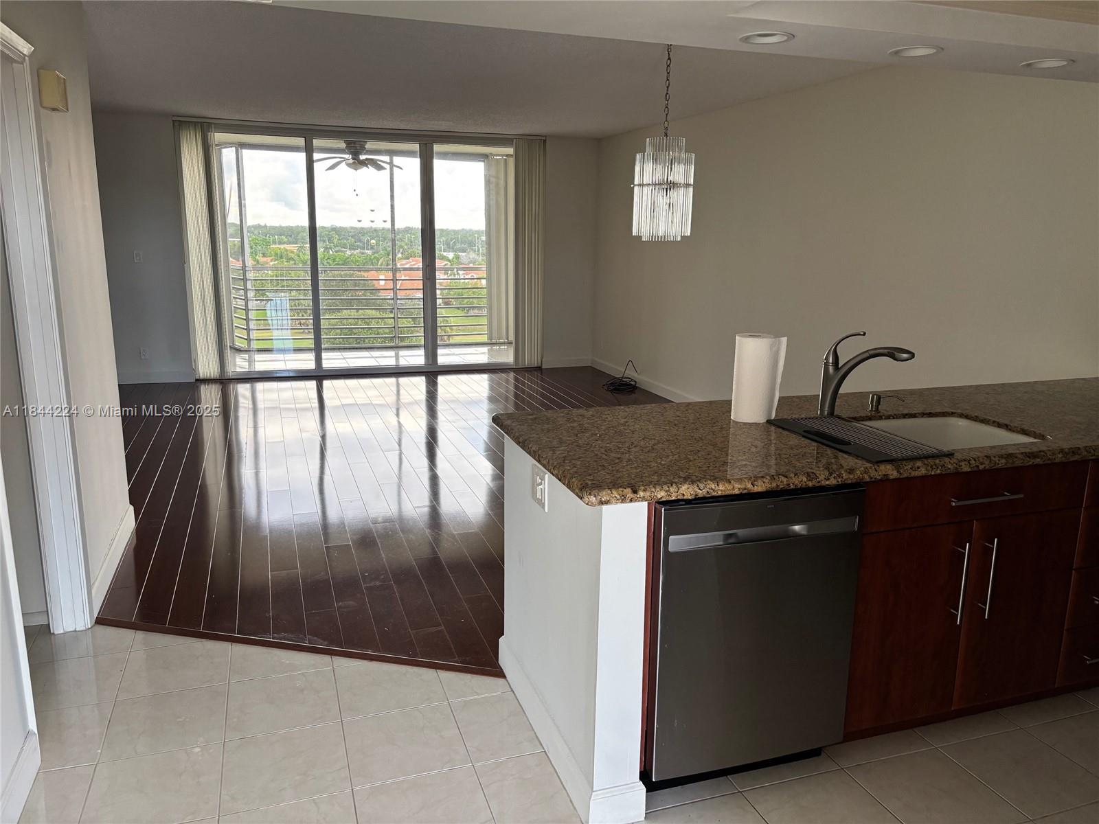 3507 Oaks Way 805