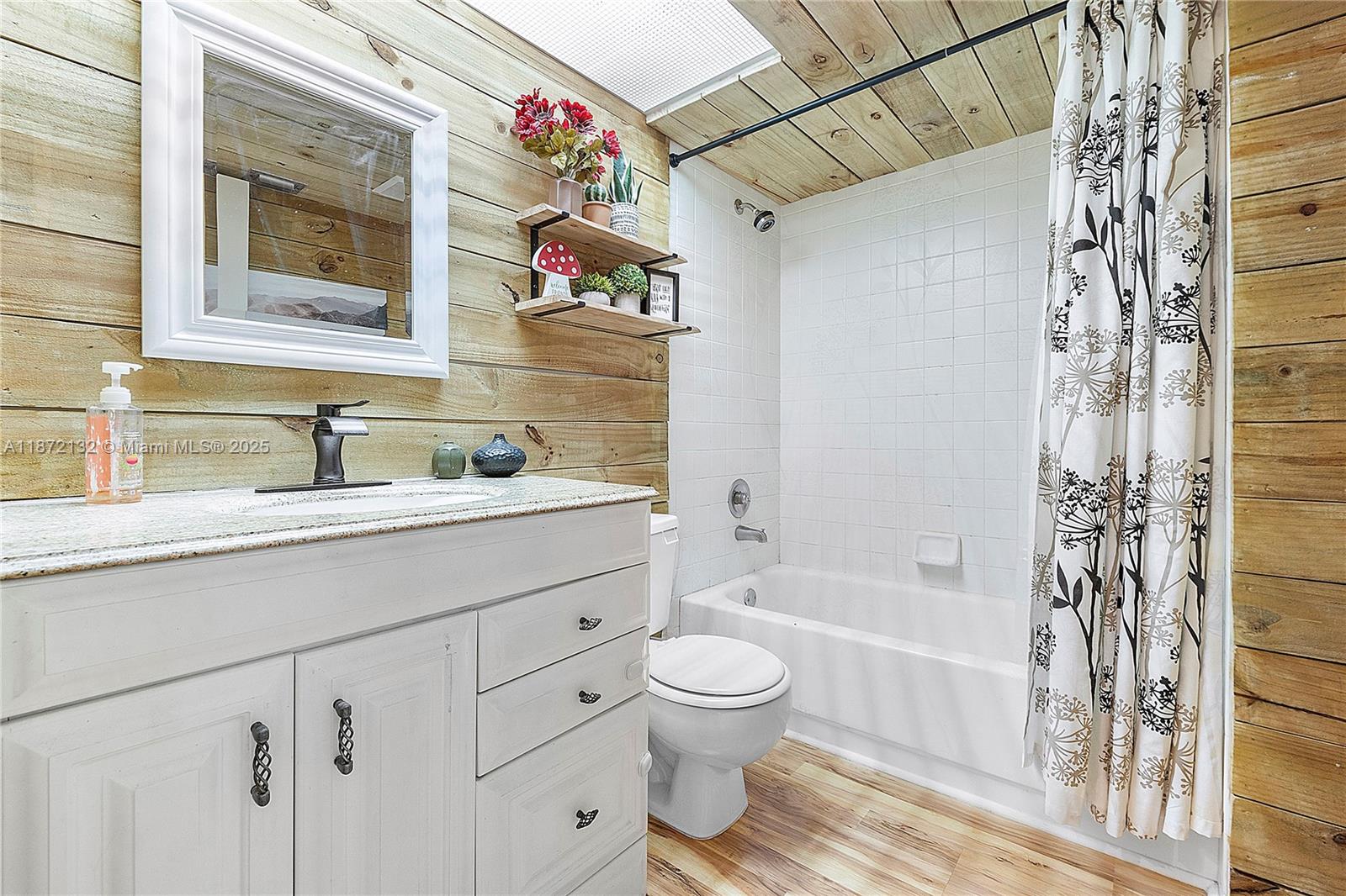 IVANHOE EAST AT CENTURY V - Residential Lease