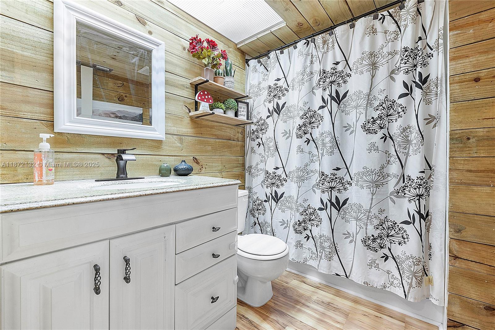 IVANHOE EAST AT CENTURY V - Residential Lease