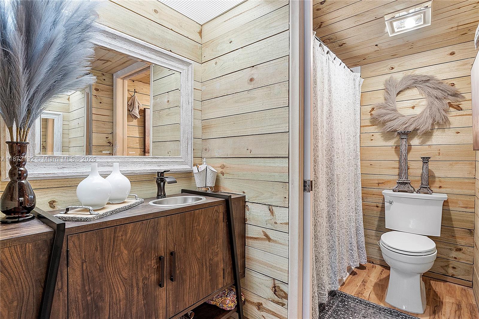 IVANHOE EAST AT CENTURY V - Residential Lease