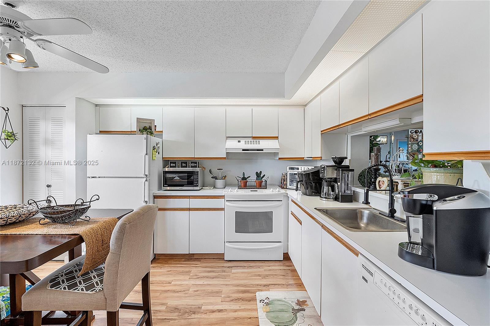 IVANHOE EAST AT CENTURY V - Residential Lease