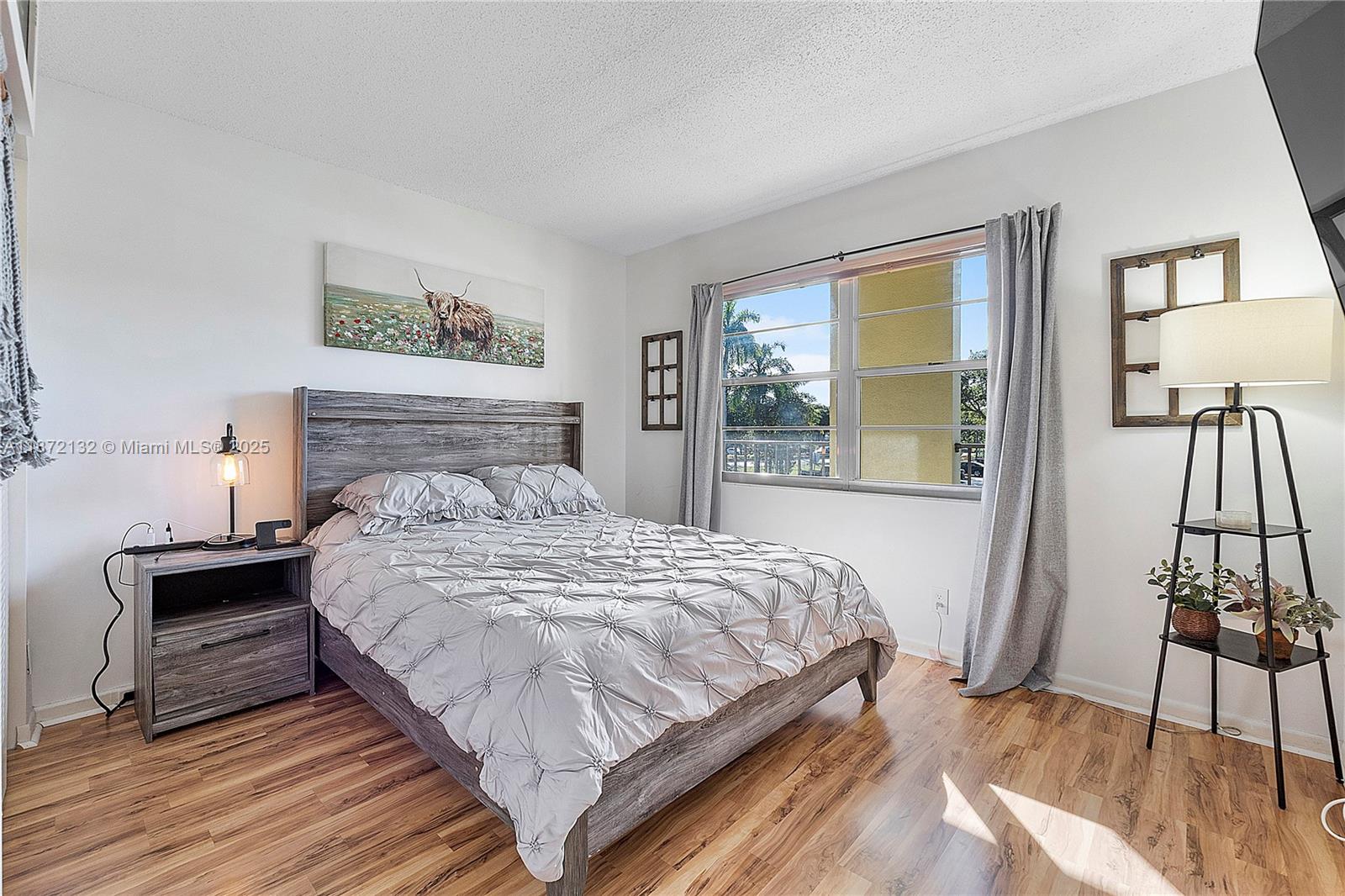 IVANHOE EAST AT CENTURY V - Residential Lease