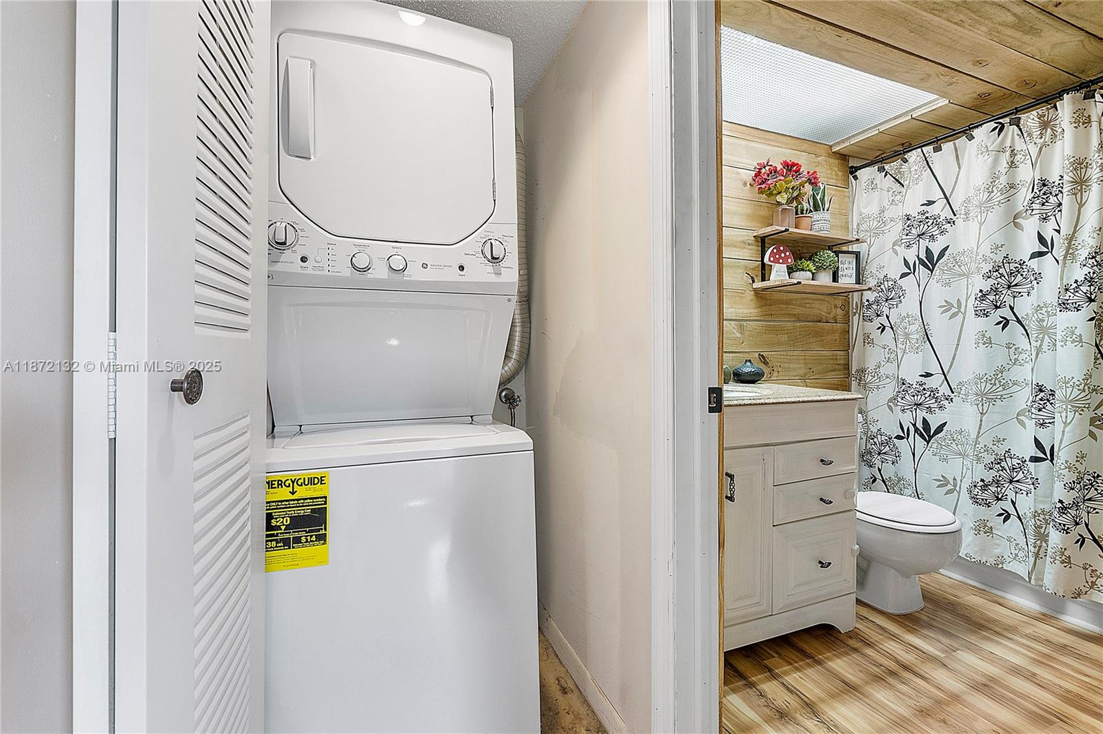 IVANHOE EAST AT CENTURY V - Residential Lease