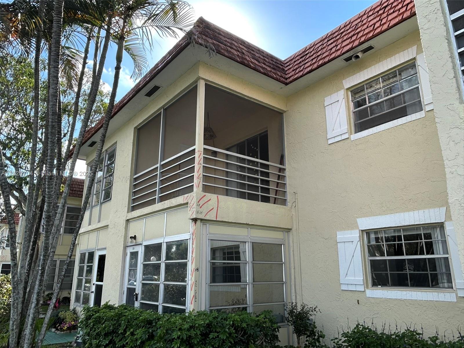 View photos, virtual tours, details... 5620 SW 3rd Pl 204
