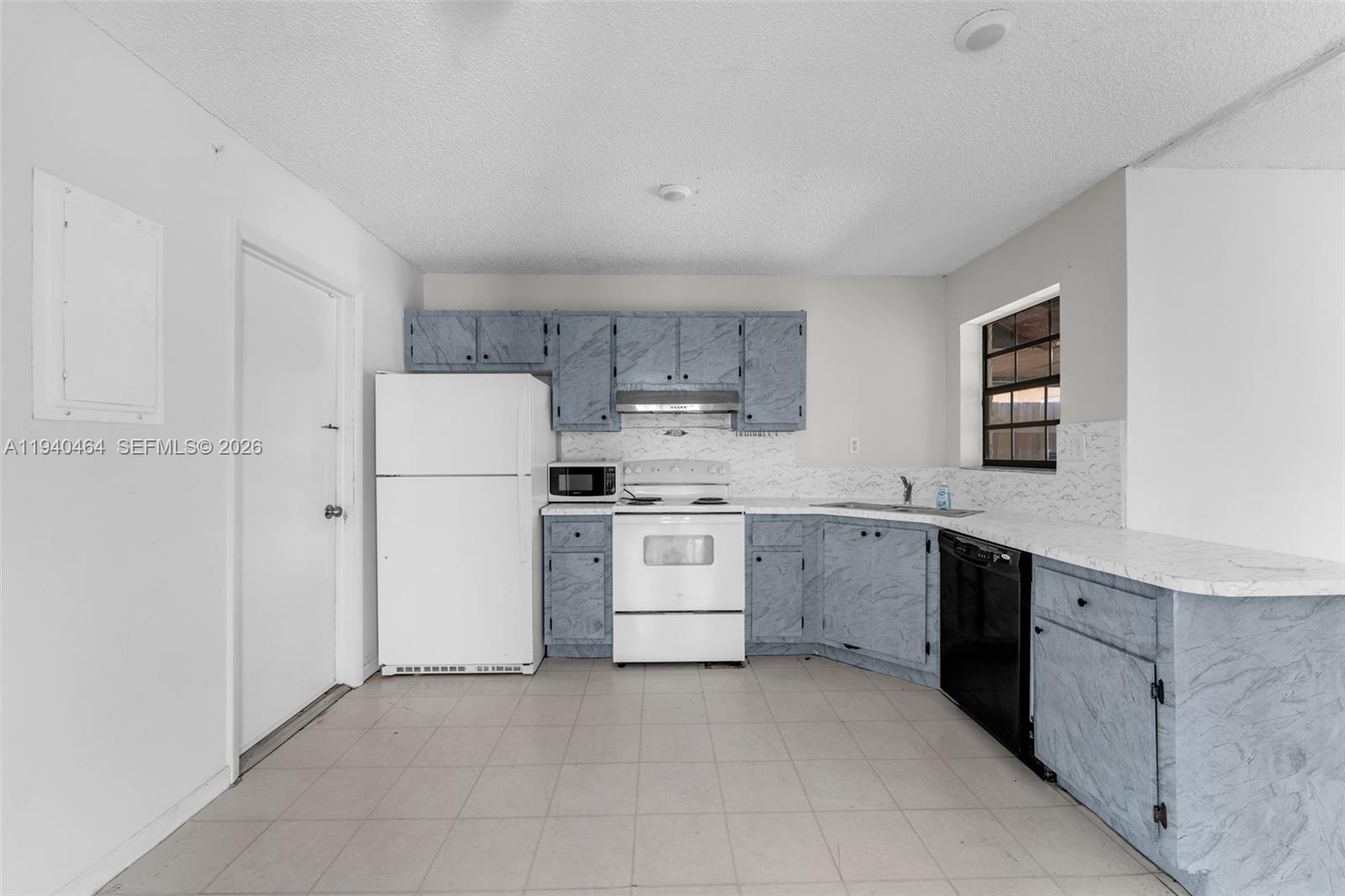 PUEBLO DEL SOL SEC 3 - Residential