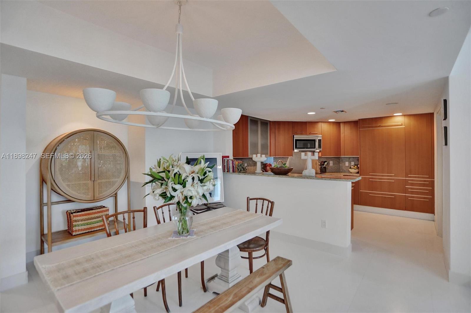 GROVENOR HOUSE CONDO - Residential