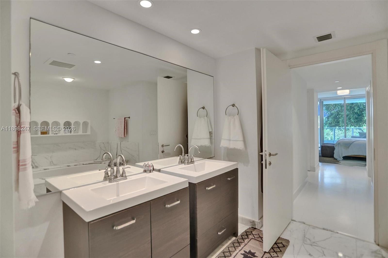 GROVENOR HOUSE CONDO - Residential