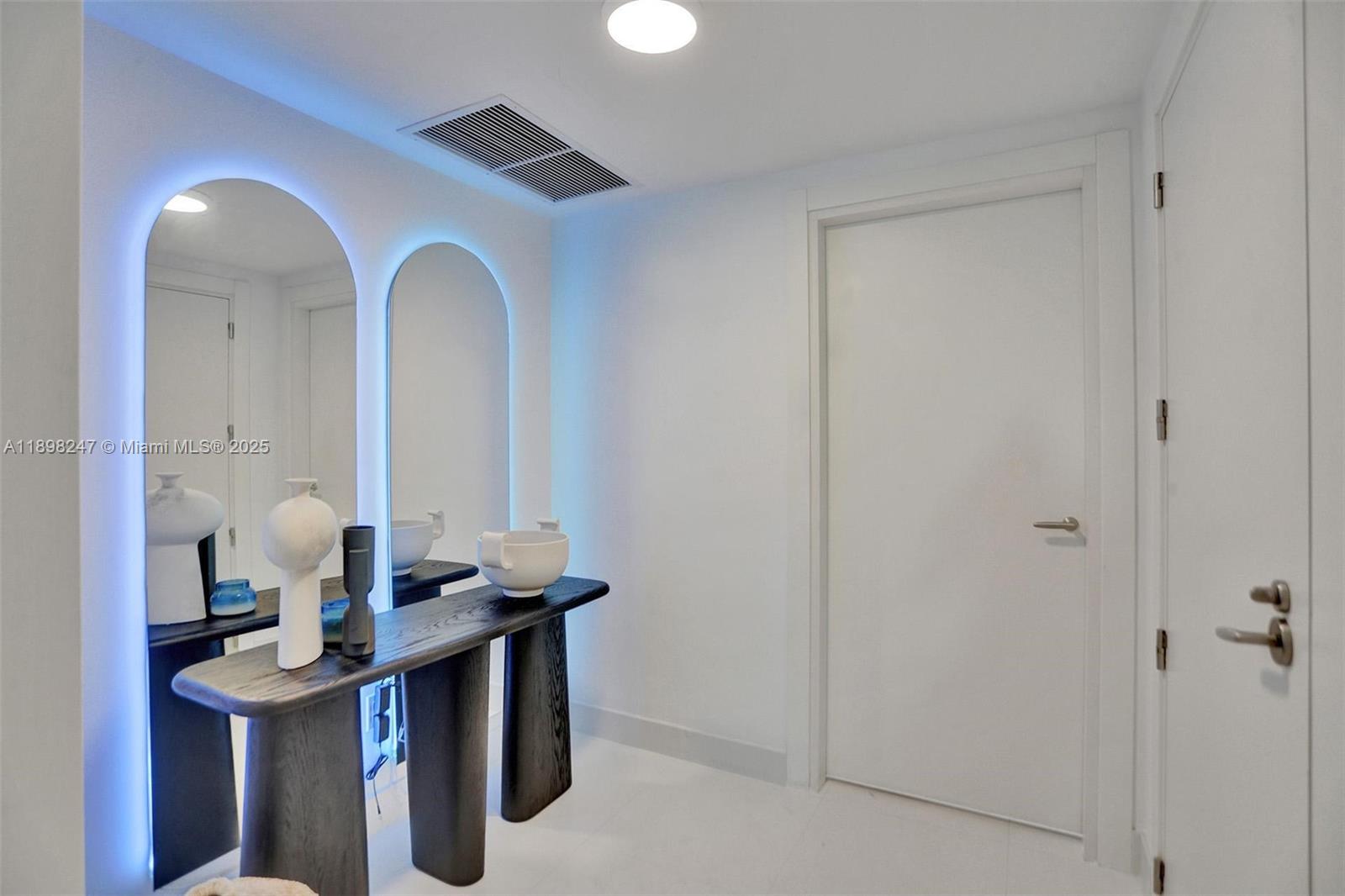 GROVENOR HOUSE CONDO - Residential