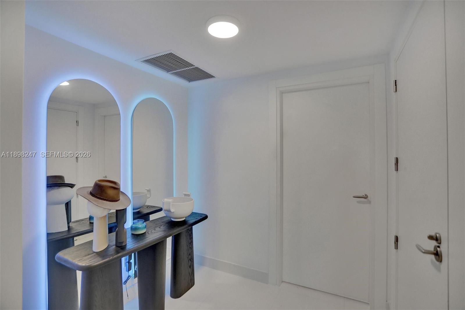 GROVENOR HOUSE CONDO - Residential