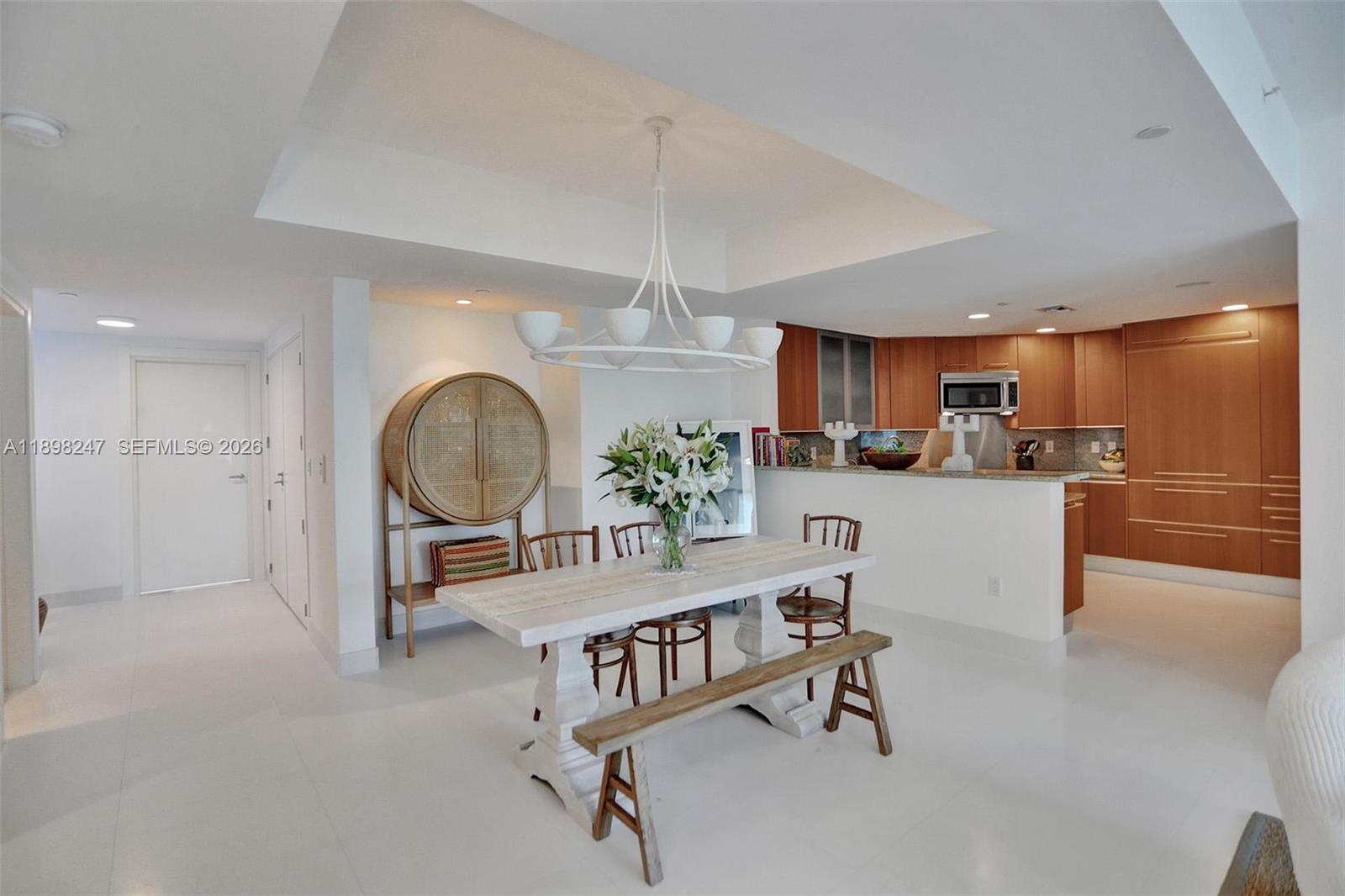 GROVENOR HOUSE CONDO - Residential