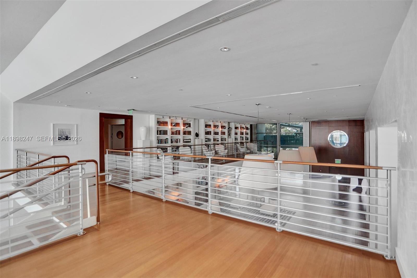 GROVENOR HOUSE CONDO - Residential