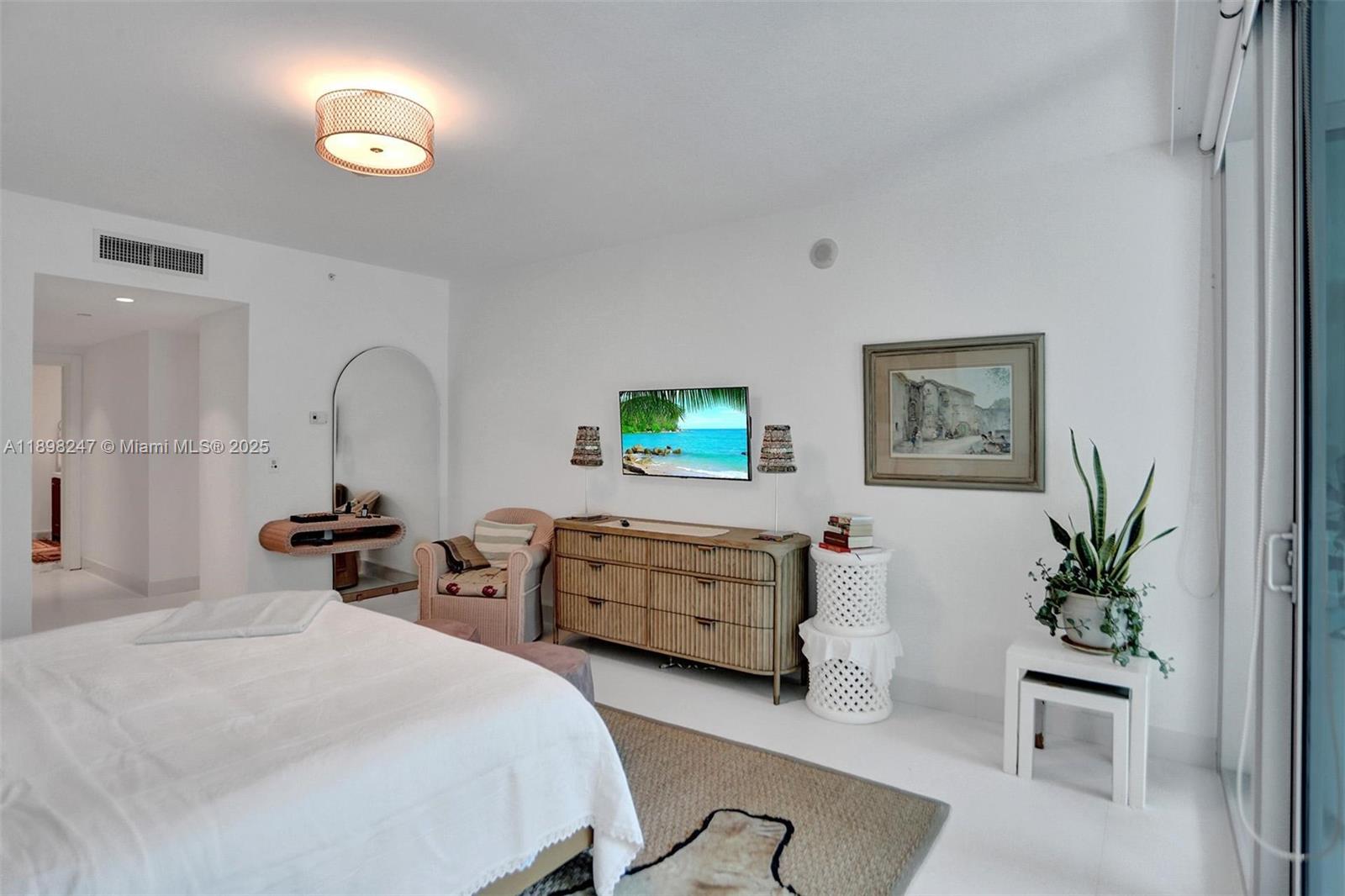 GROVENOR HOUSE CONDO - Residential