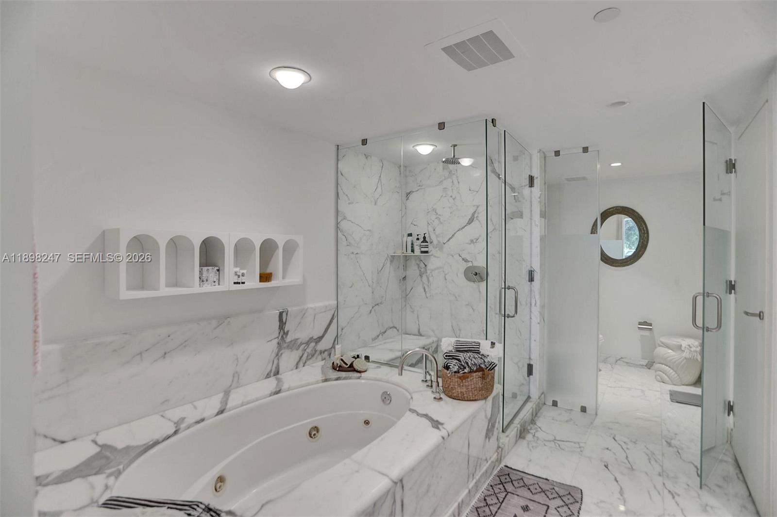 GROVENOR HOUSE CONDO - Residential